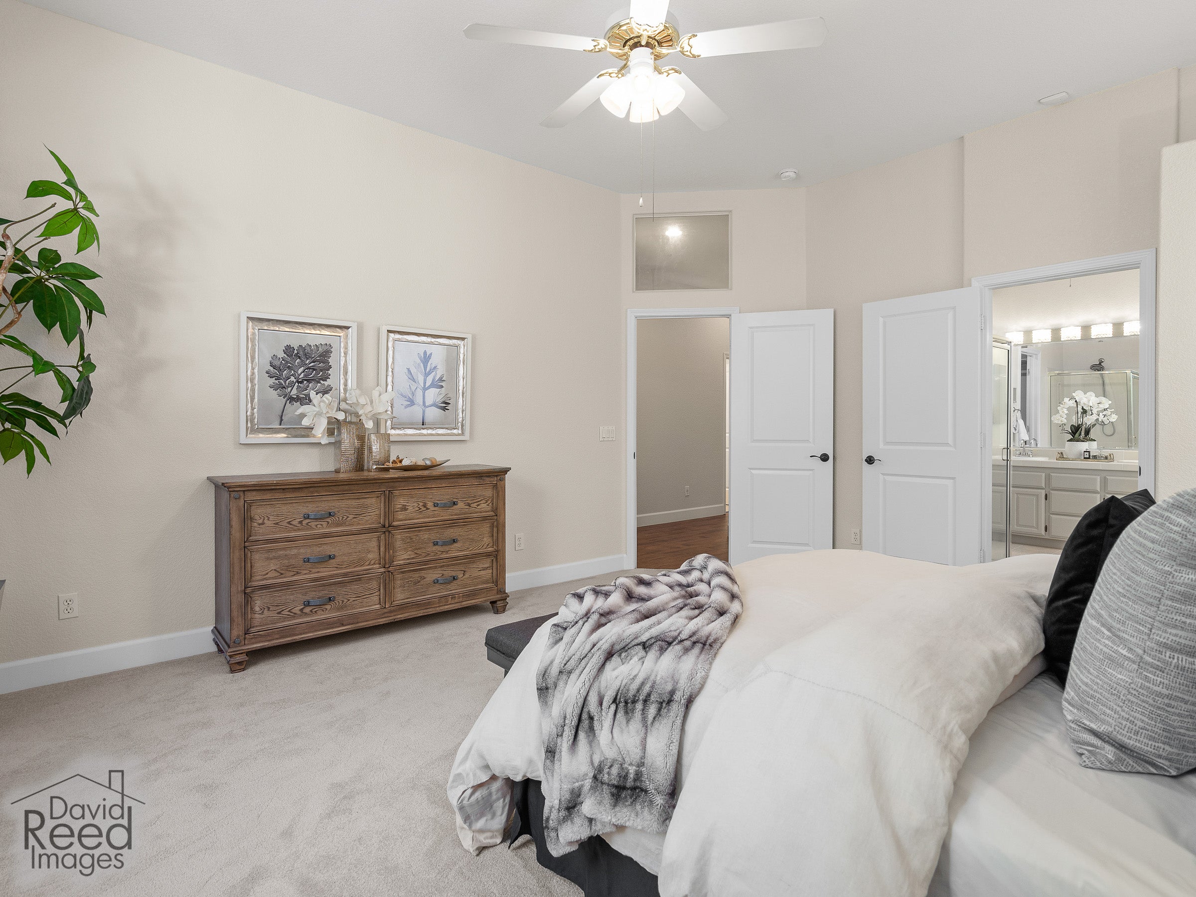 1034_BrockCircle_Int_Bedroom1_1_02