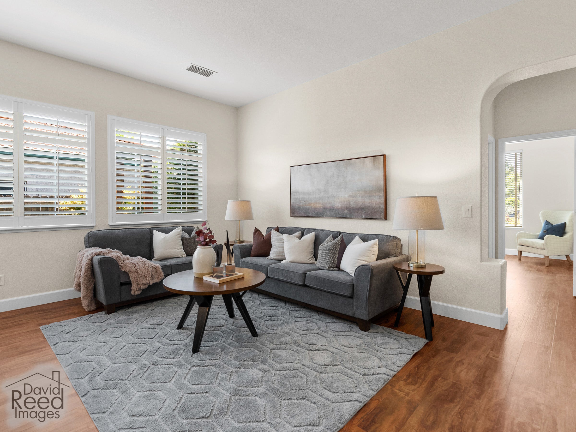 1034_BrockCircle_Int_LivingRoom_1_02