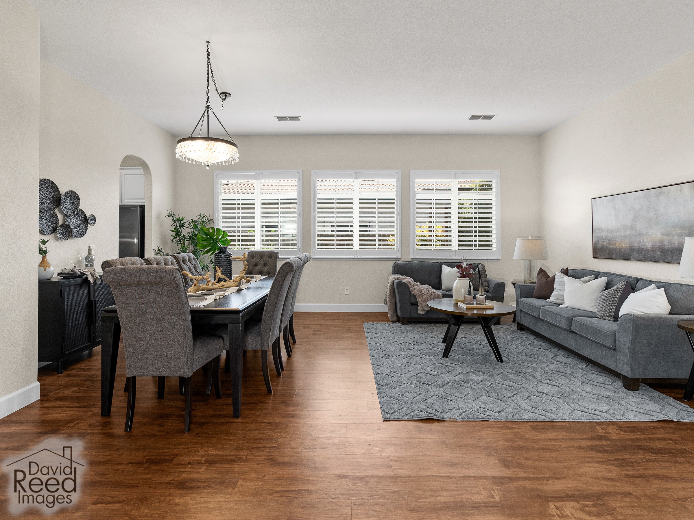 1034_BrockCircle_Int_LivingRoom_1_03