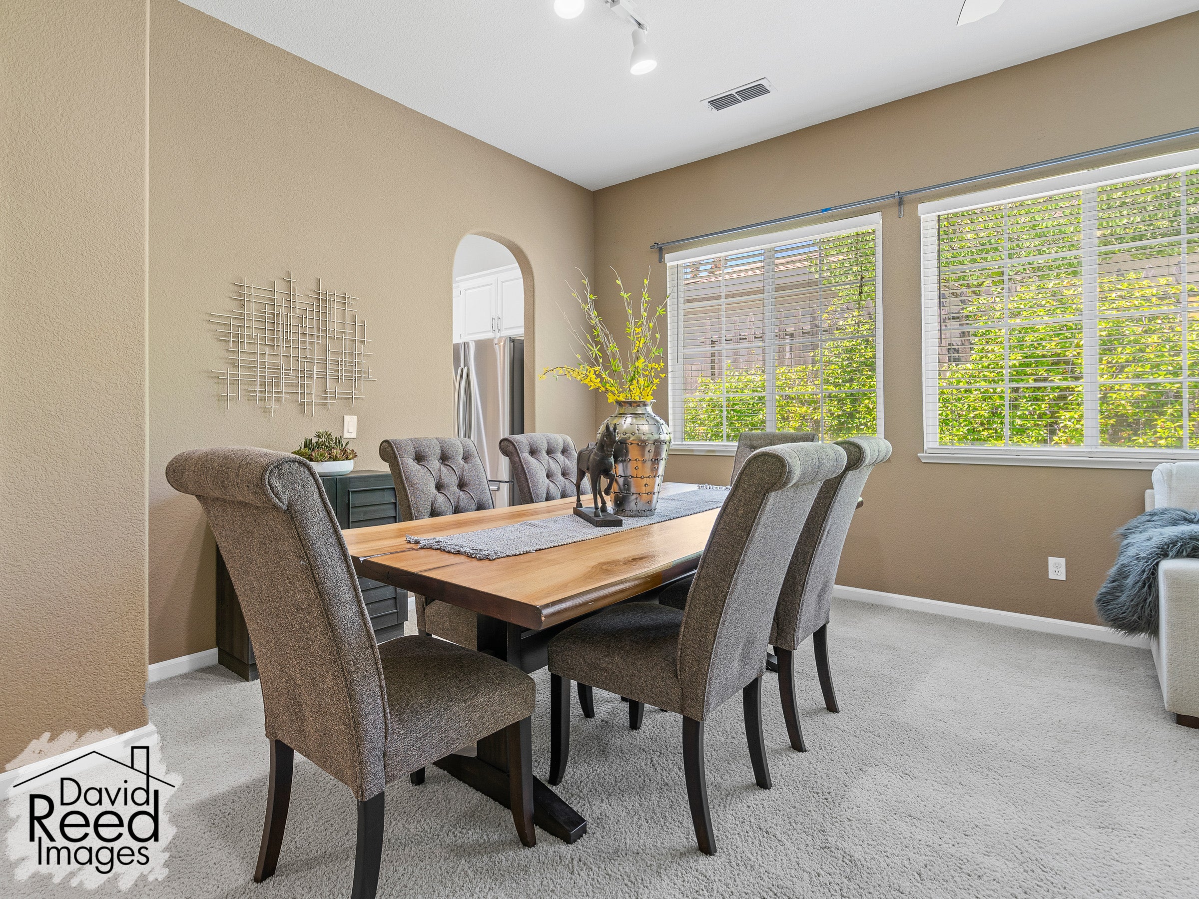 1045_BrockCircle_Int_DiningRoom_1_01