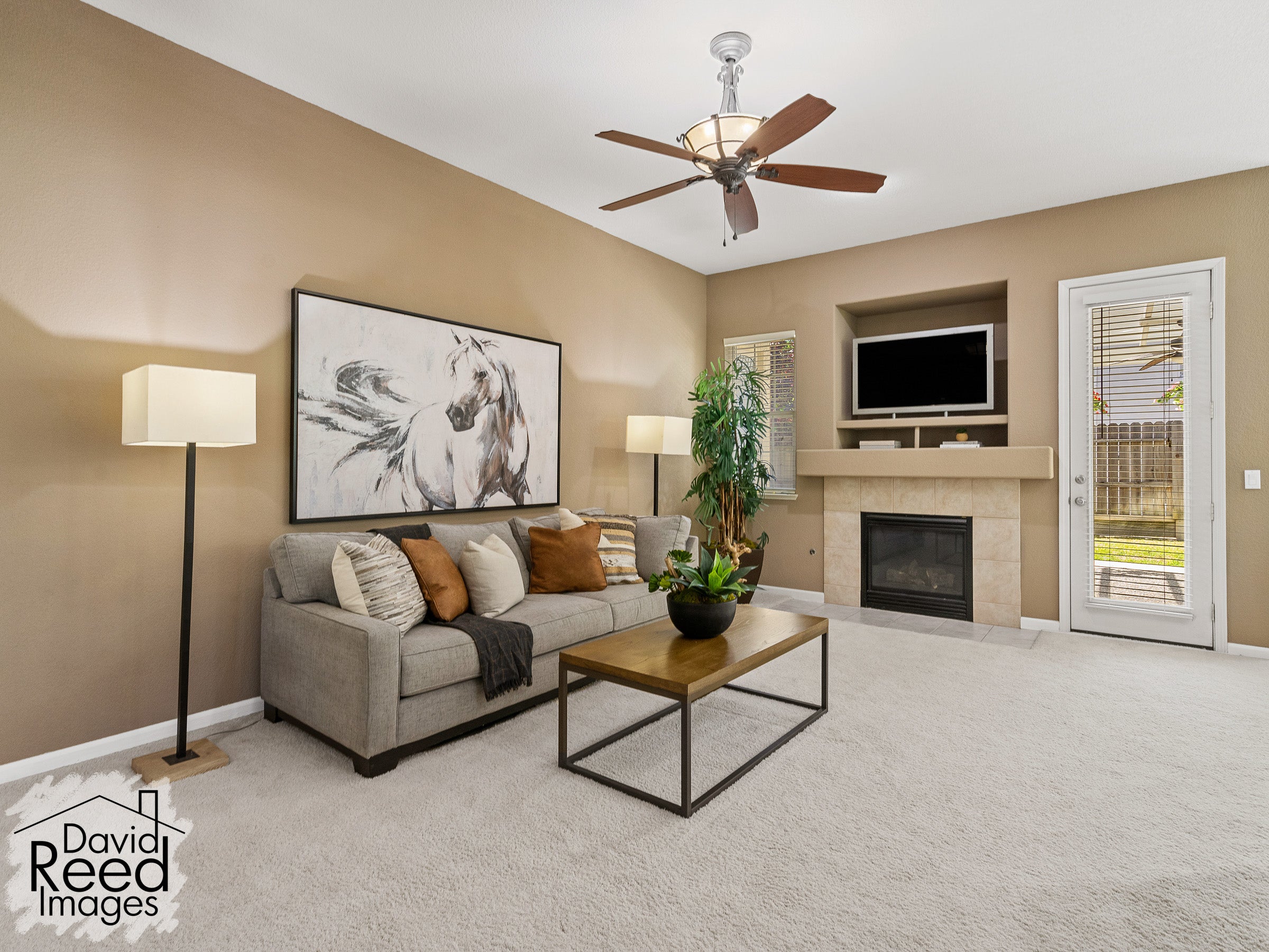 1045_BrockCircle_Int_FamilyRoom_1_01