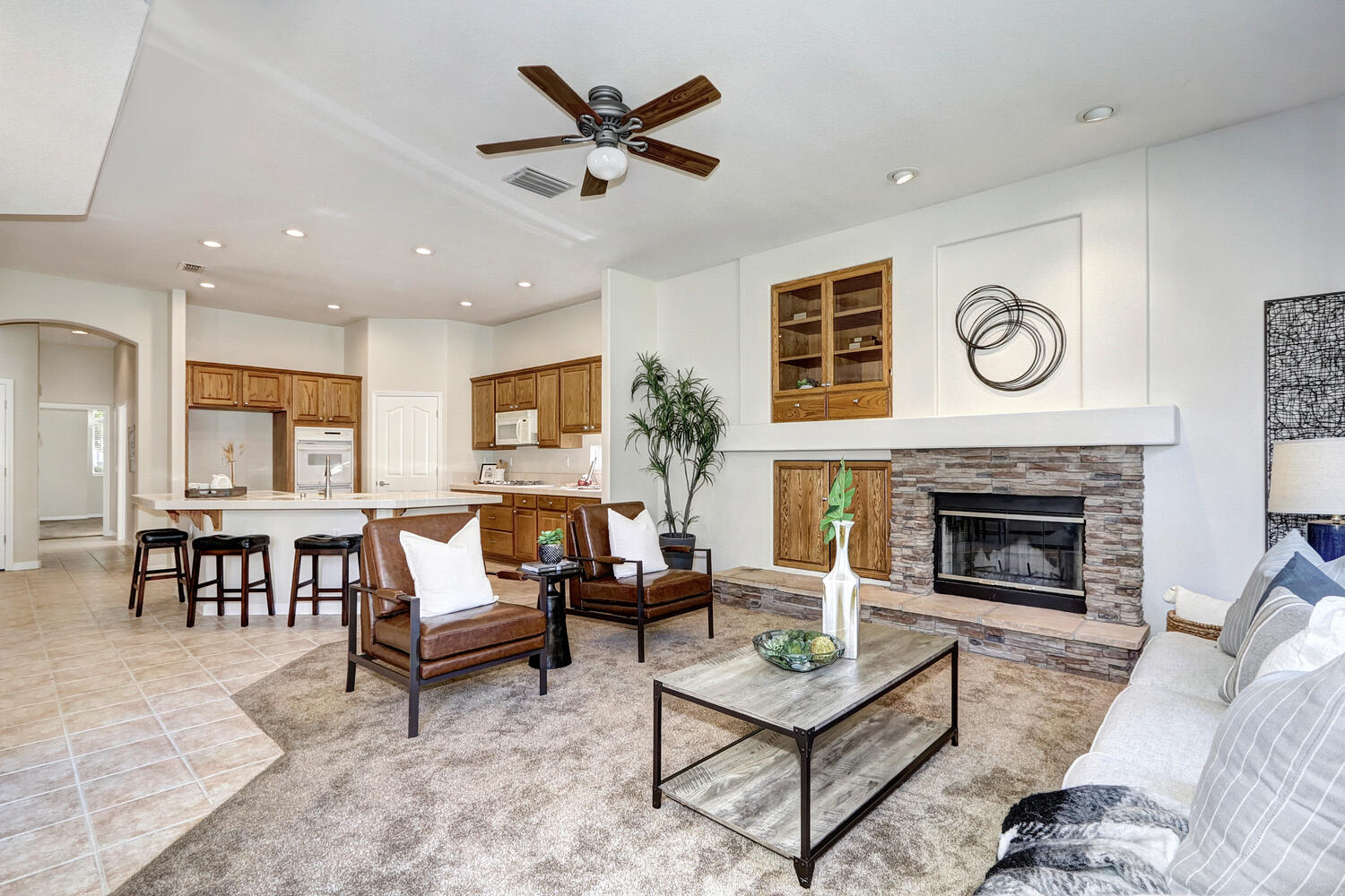 1216_Beckett_Dr_Roseville_CA-large-024-026-023-1500x1000-72dpi