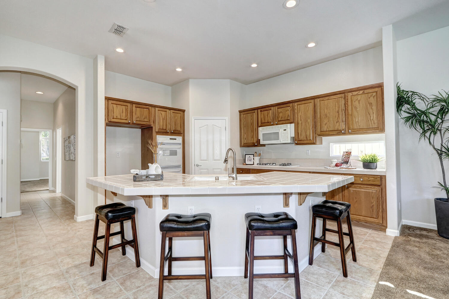 1216_Beckett_Dr_Roseville_CA-large-029-027-028-1500x1000-72dpi
