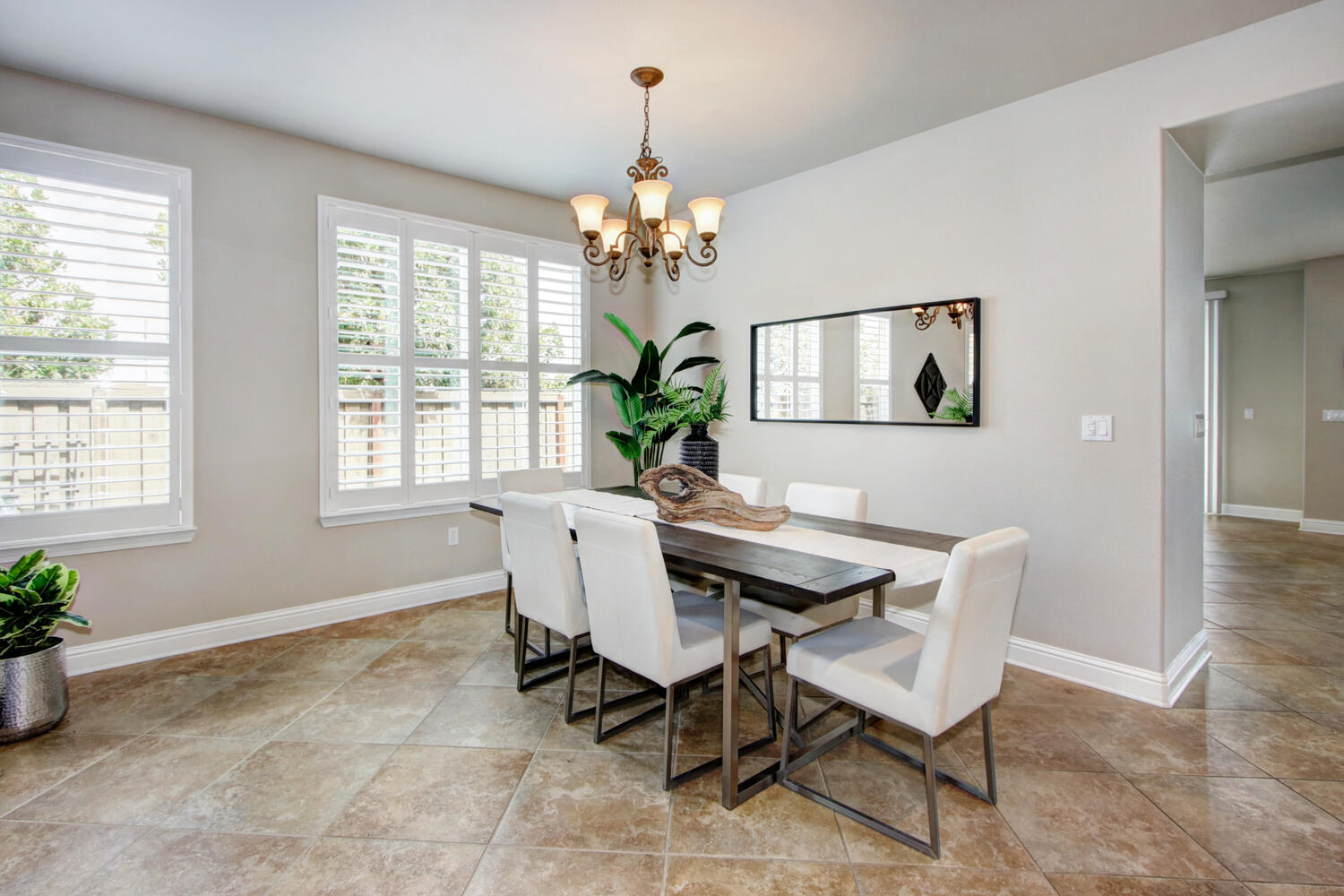 156_Dodbrook_Ct_Roseville_CA-large-009-012-009-1500x1000-72dpi