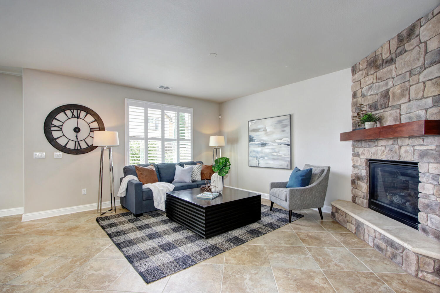 156_Dodbrook_Ct_Roseville_CA-large-017-015-017-1500x1000-72dpi