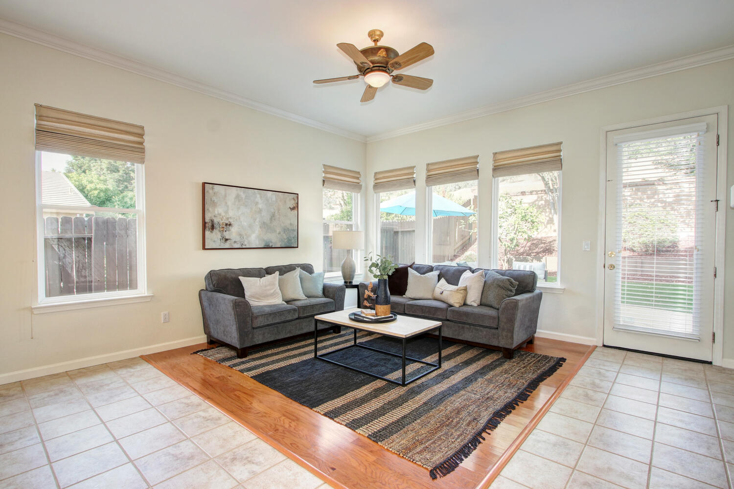 1981_Larkhall_Cir_Folsom_CA-large-018-017-018-1500x1000-72dpi