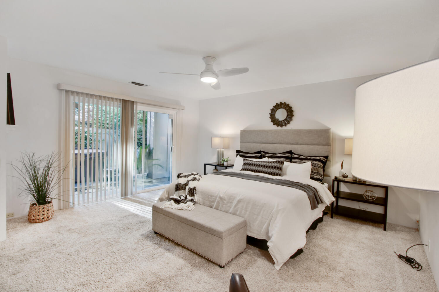 227_Hartnell_Pl_Sacramento_CA-large-021-026-021-1500x1000-72dpi