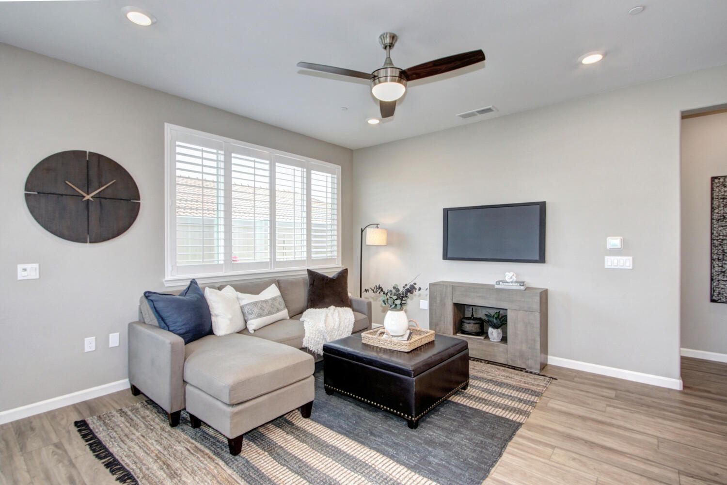 236_Caprice_Ct_El_Dorado_Hills-large-003-003-003-1500x1000-72dpi