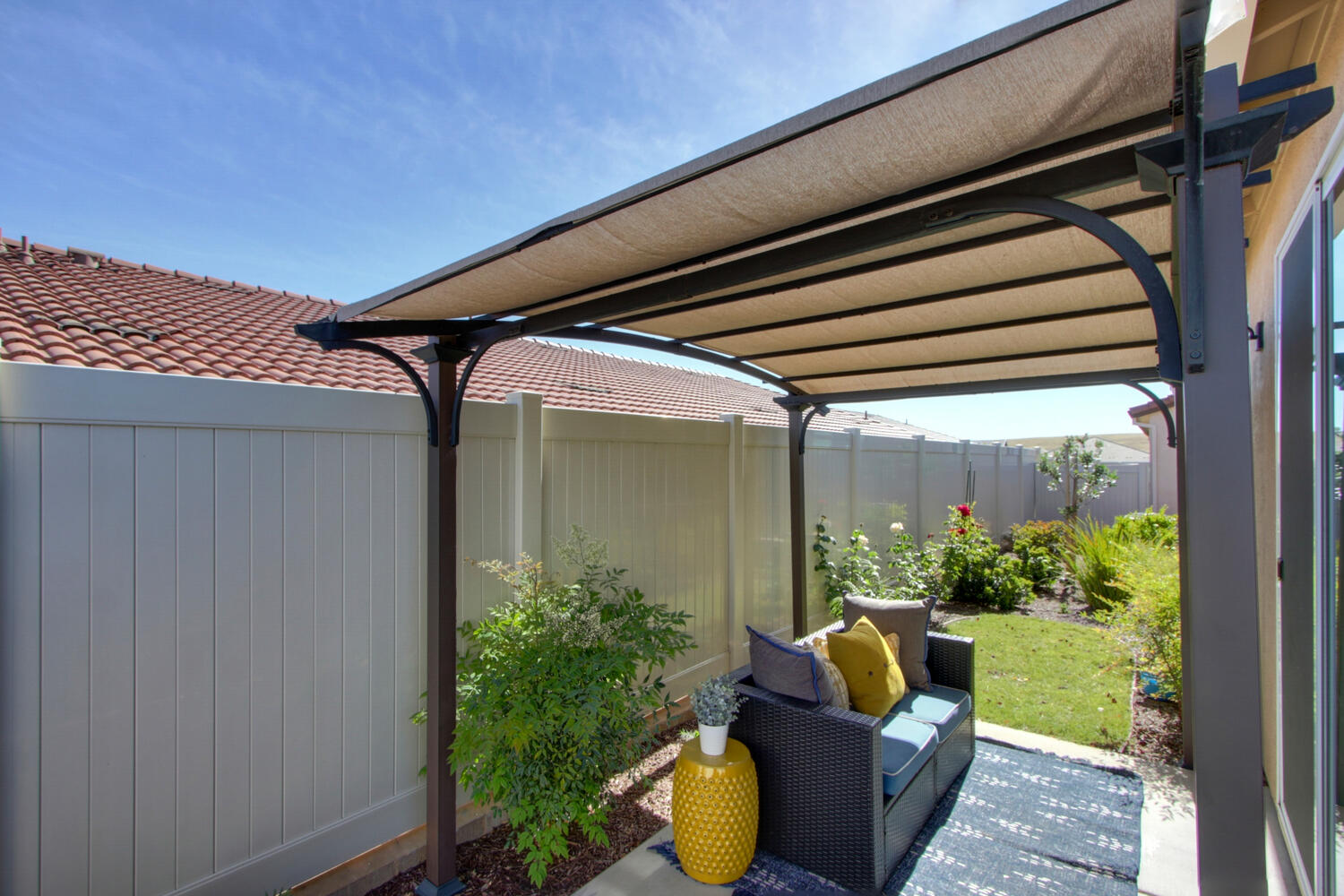 236_Caprice_Ct_El_Dorado_Hills-large-031-030-031-1500x1000-72dpi