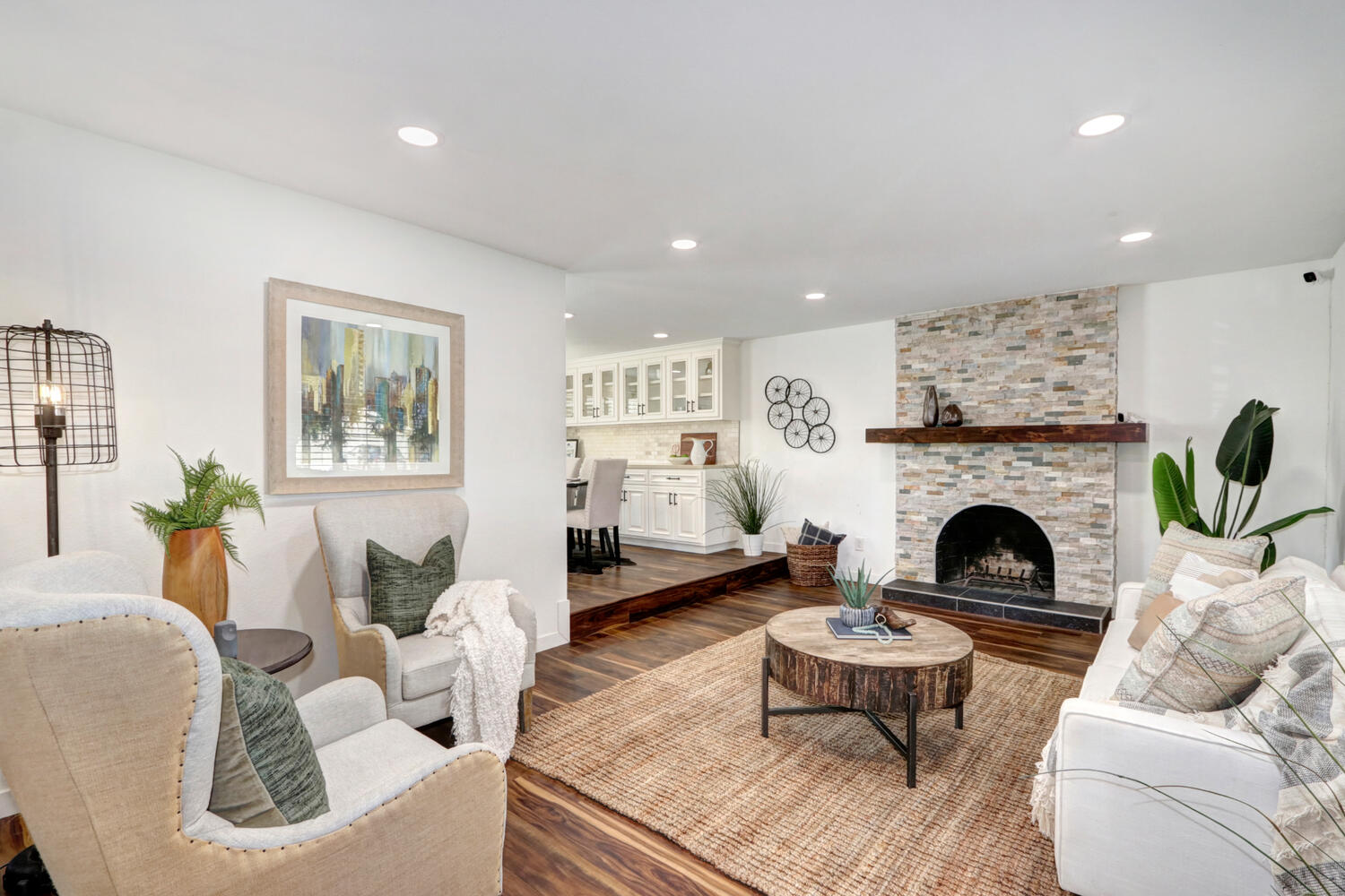 2474_Knightwood_Way_Rancho-large-005-008-005-1500x1000-72dpi