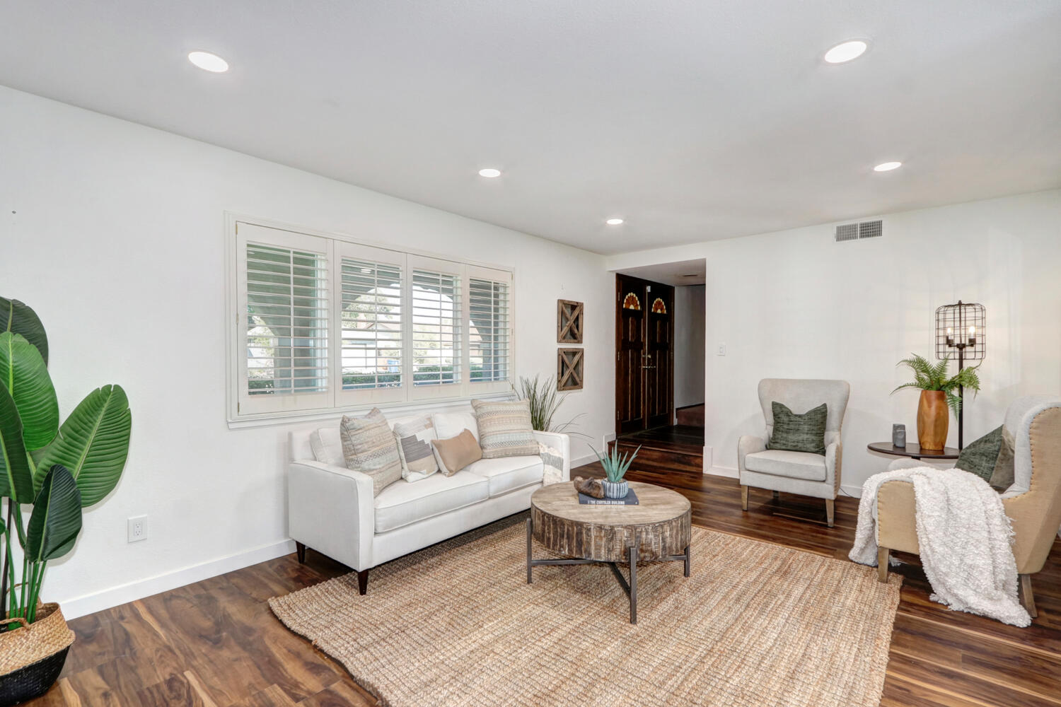 2474_Knightwood_Way_Rancho-large-007-007-007-1500x1000-72dpi