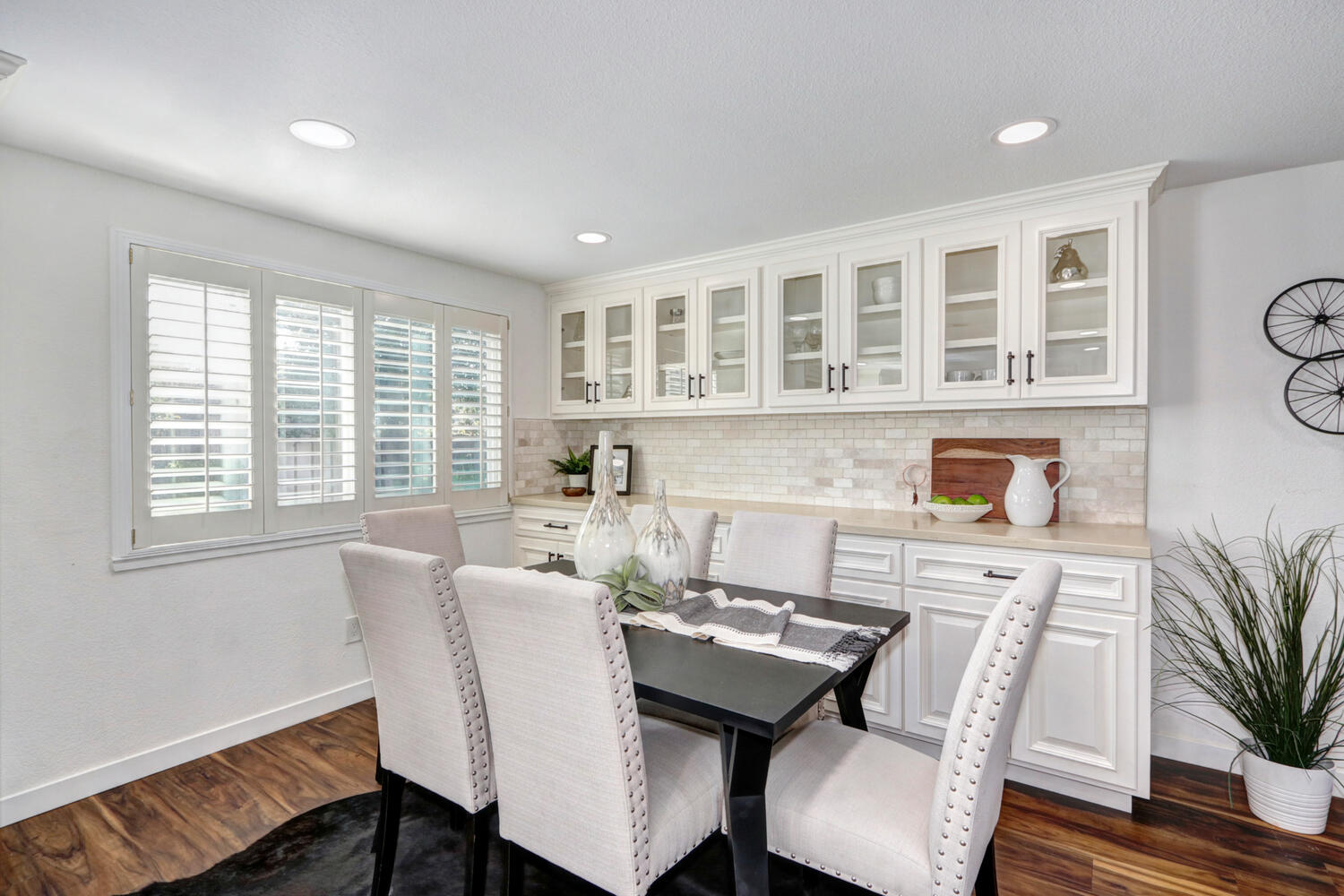 2474_Knightwood_Way_Rancho-large-010-009-010-1500x1000-72dpi