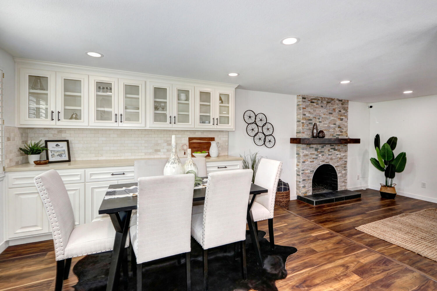 2474_Knightwood_Way_Rancho-large-011-006-011-1500x1000-72dpi