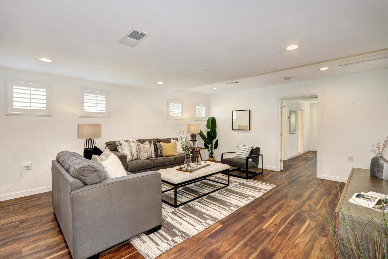 2474_Knightwood_Way_Rancho-large-019-021-019-1500x1000-72dpi