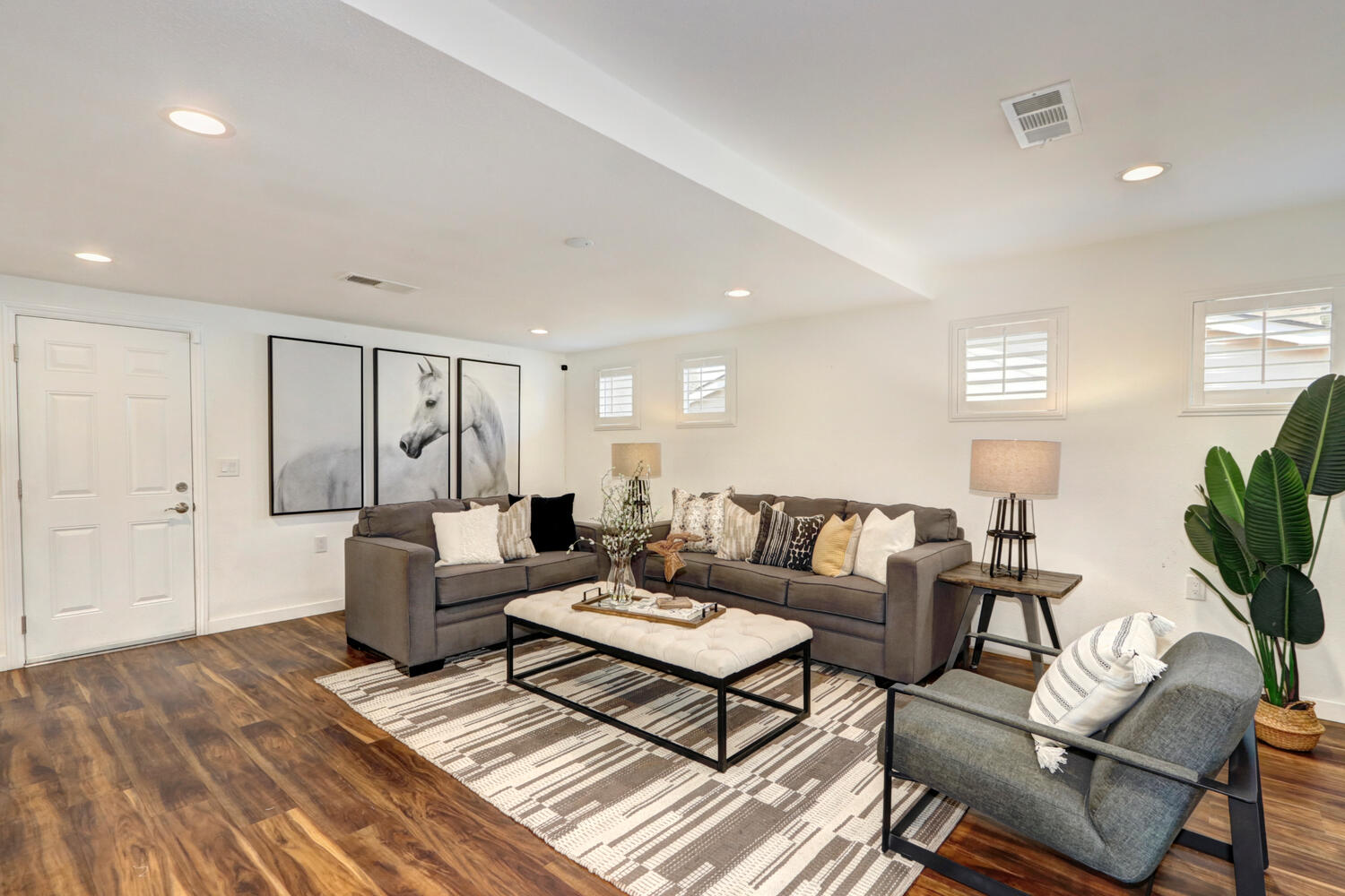 2474_Knightwood_Way_Rancho-large-021-025-021-1500x1000-72dpi