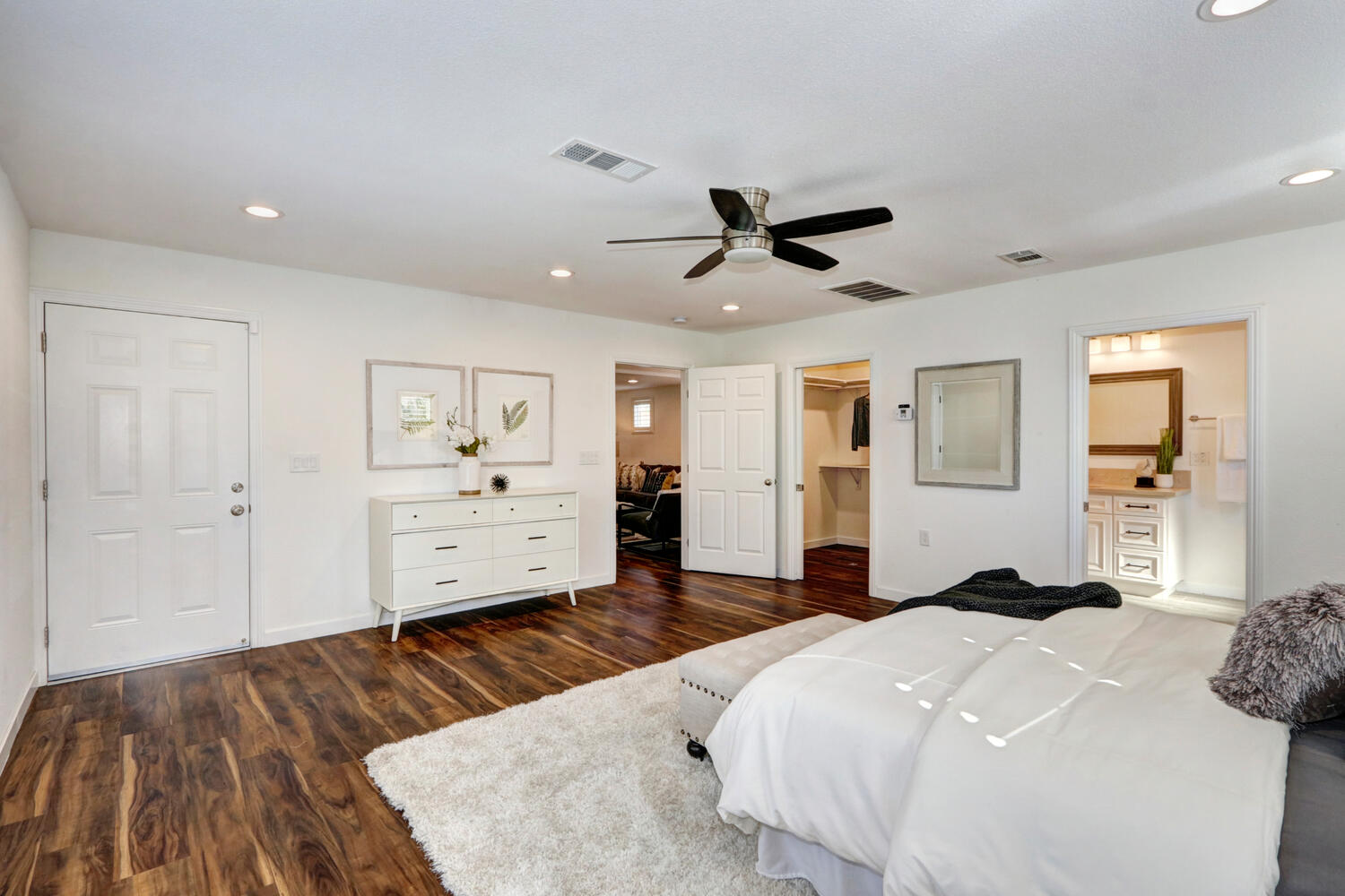 2474_Knightwood_Way_Rancho-large-025-022-025-1500x1000-72dpi