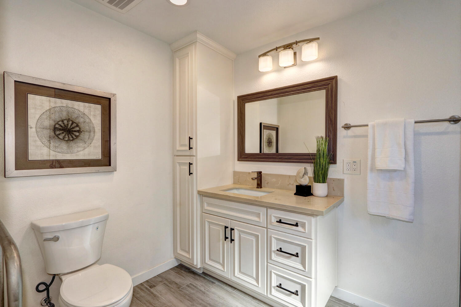2474_Knightwood_Way_Rancho-large-027-026-027-1500x1000-72dpi