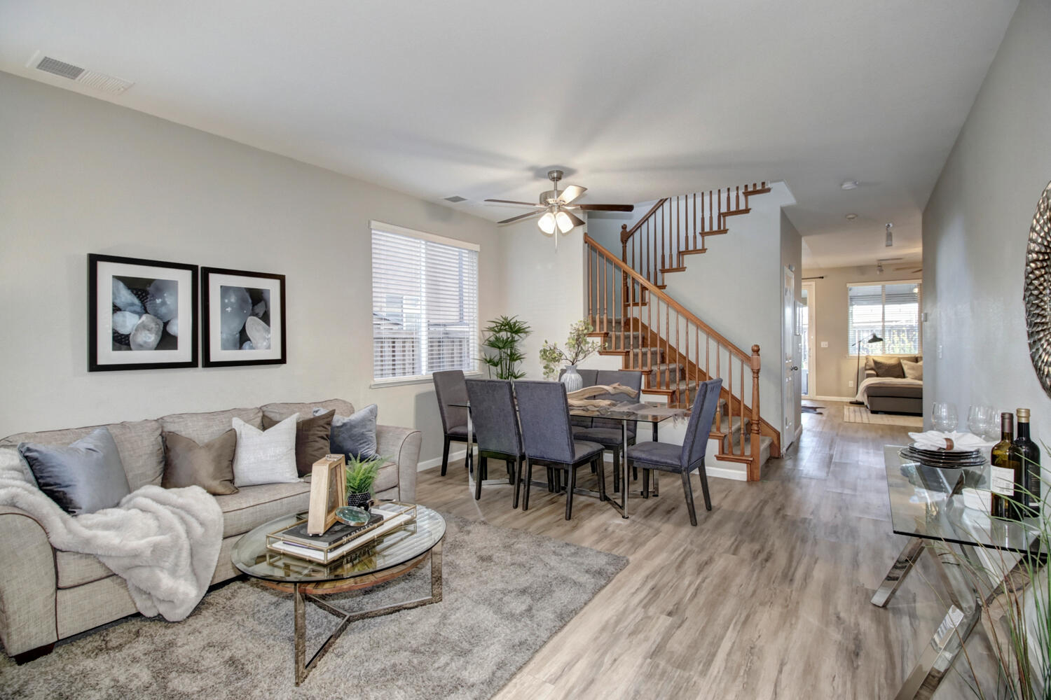 2572_Woodfield_Way_Roseville-large-013-013-013-1500x1000-72dpi
