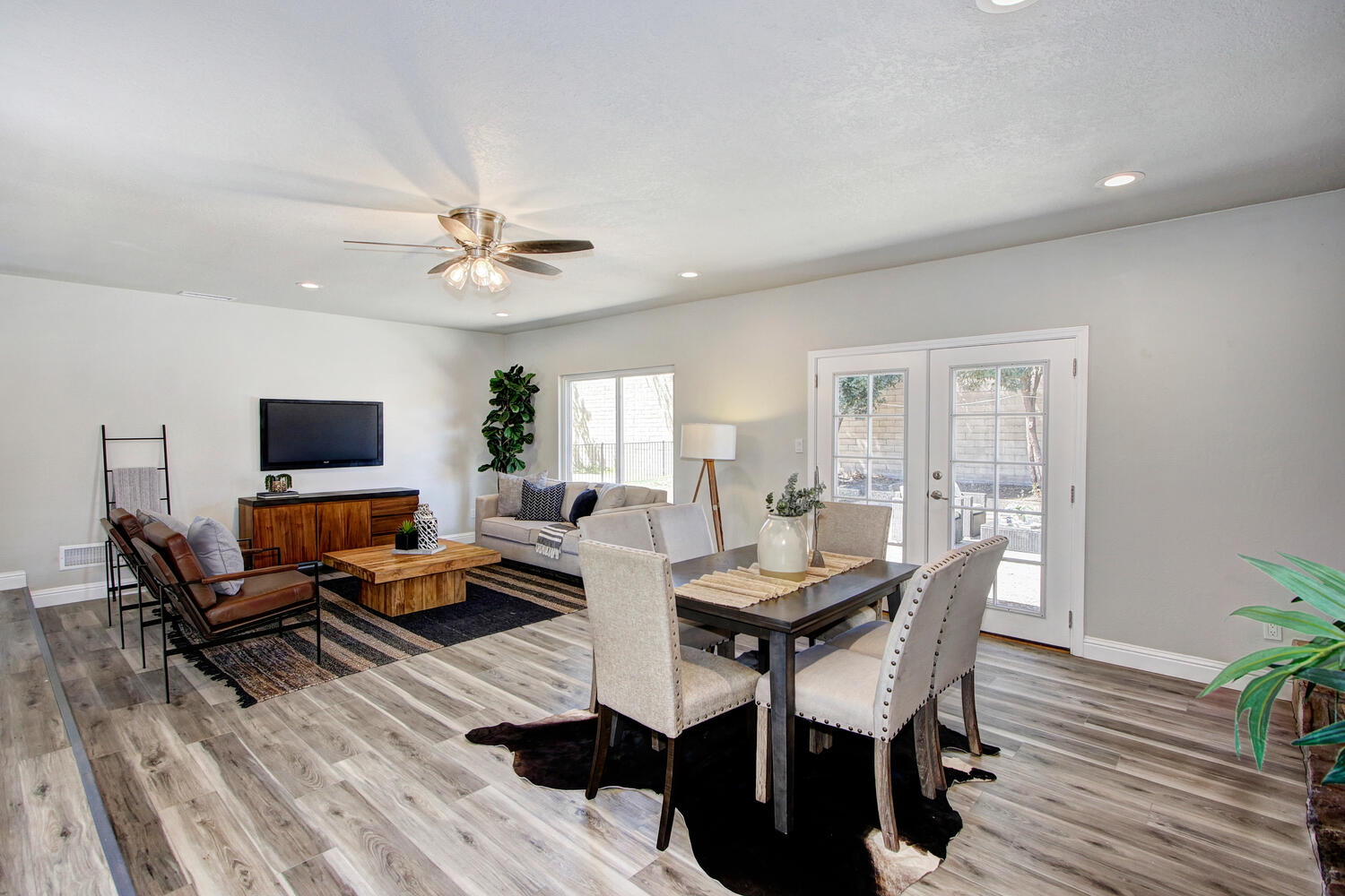 2800_Marmor_Ct_Sacramento_CA-large-009-006-009-1500x1000-72dpi