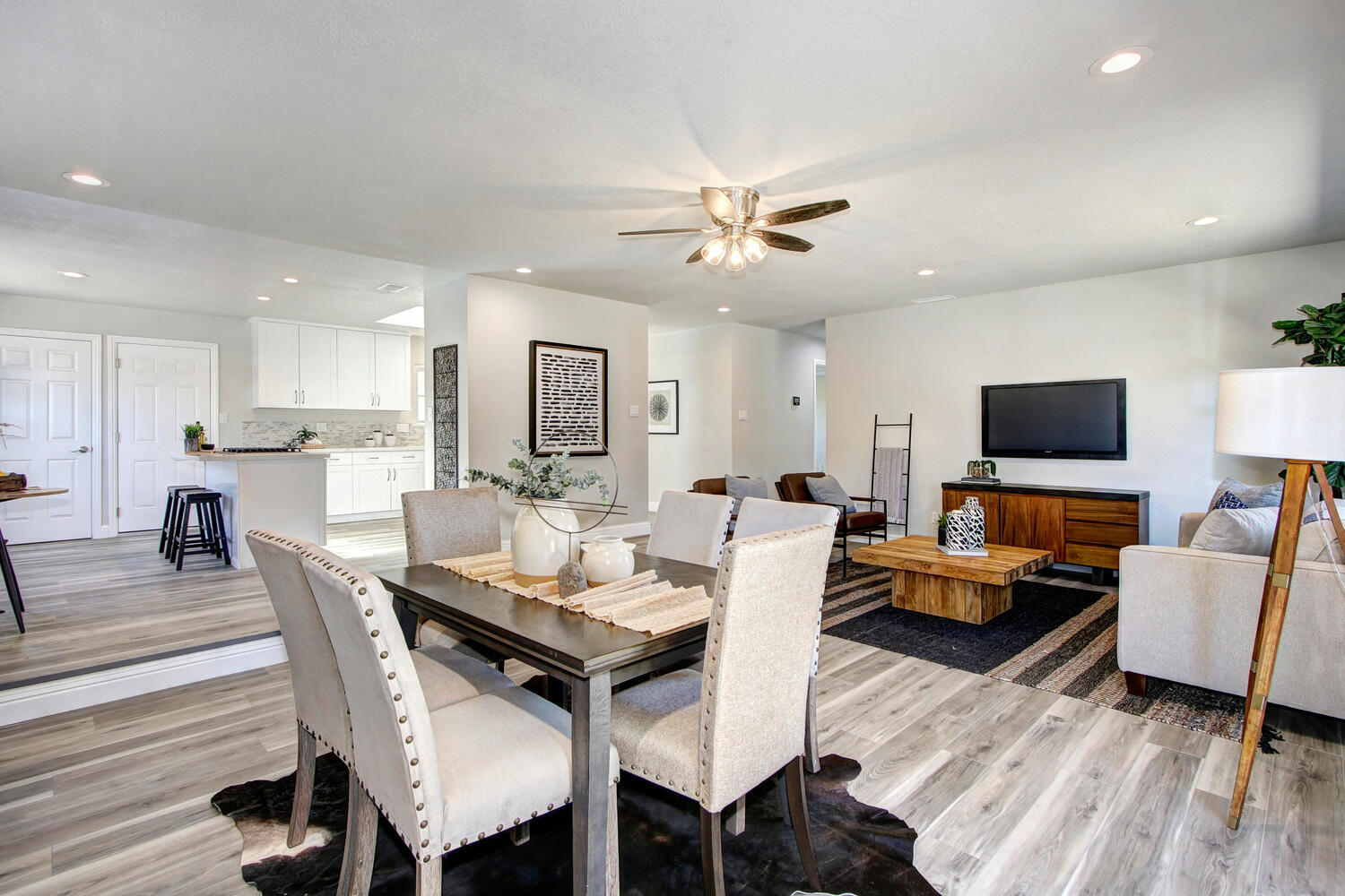 2800_Marmor_Ct_Sacramento_CA-large-010-014-010-1500x1000-72dpi