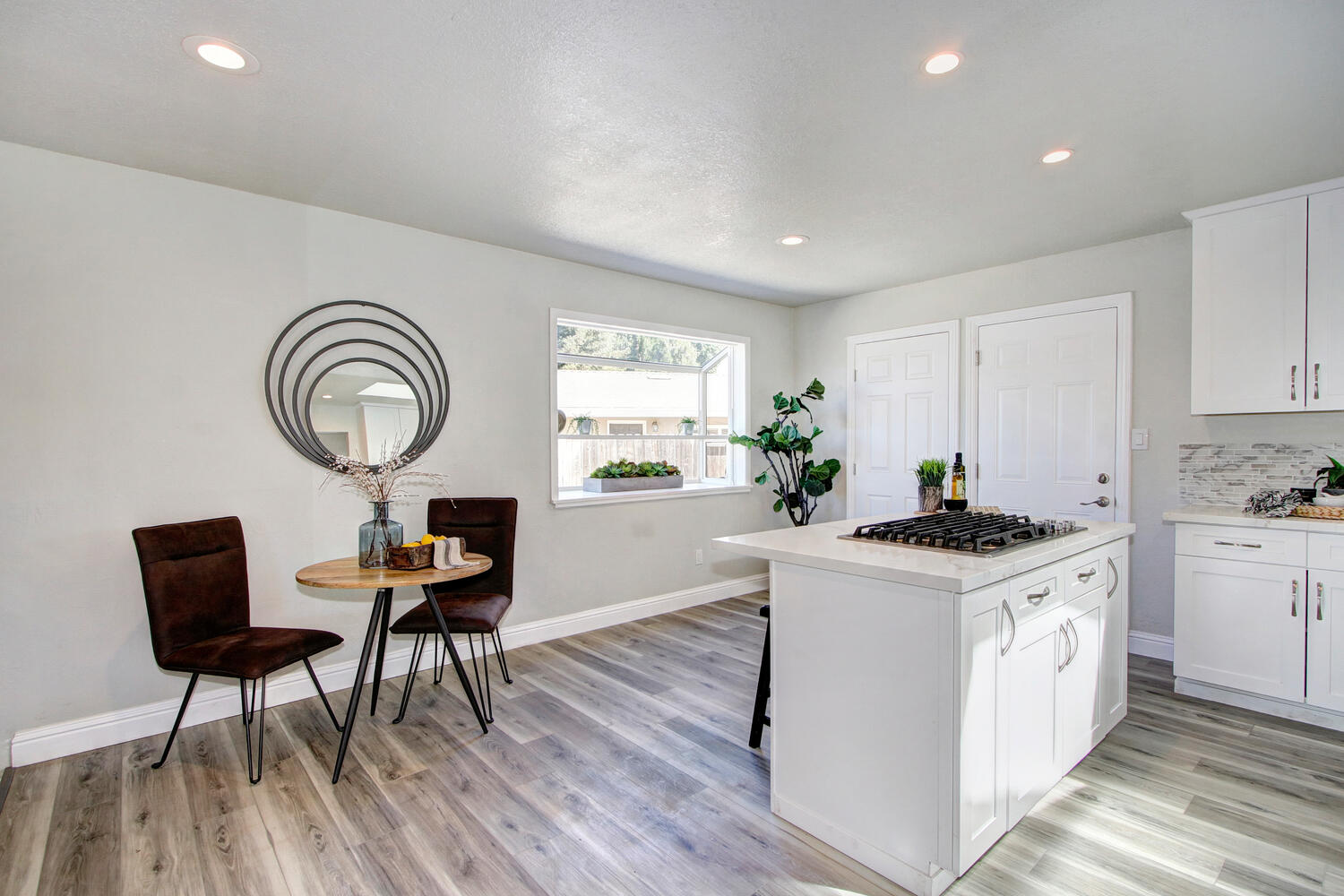 2800_Marmor_Ct_Sacramento_CA-large-013-015-013-1500x1000-72dpi