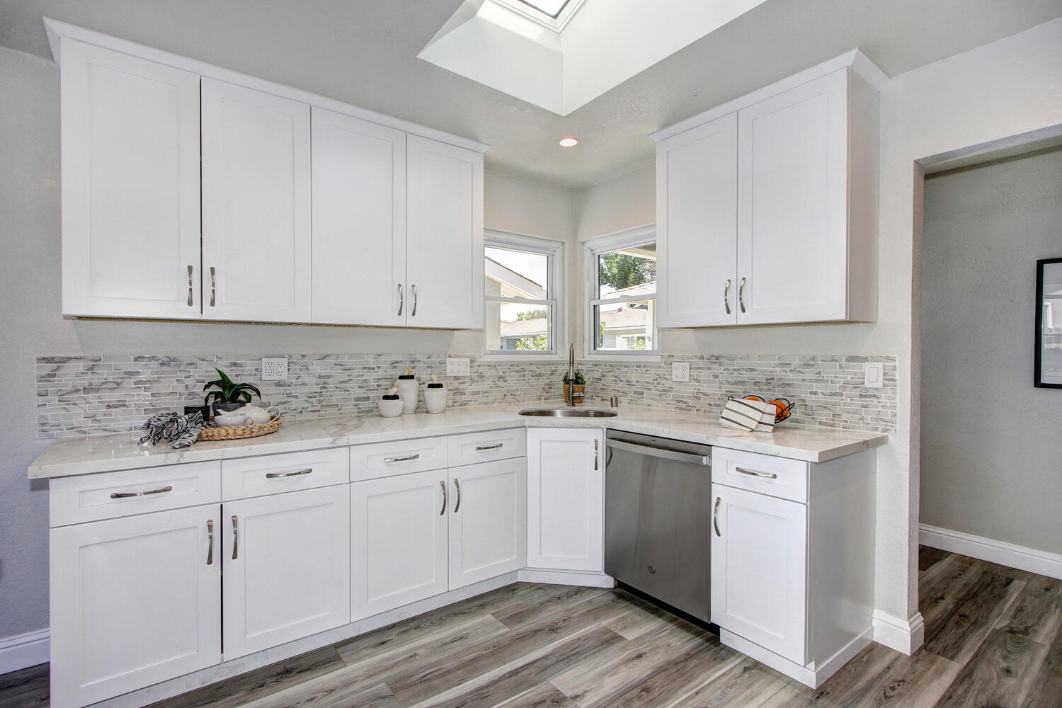 2800_Marmor_Ct_Sacramento_CA-large-016-017-016-1500x1000-72dpi