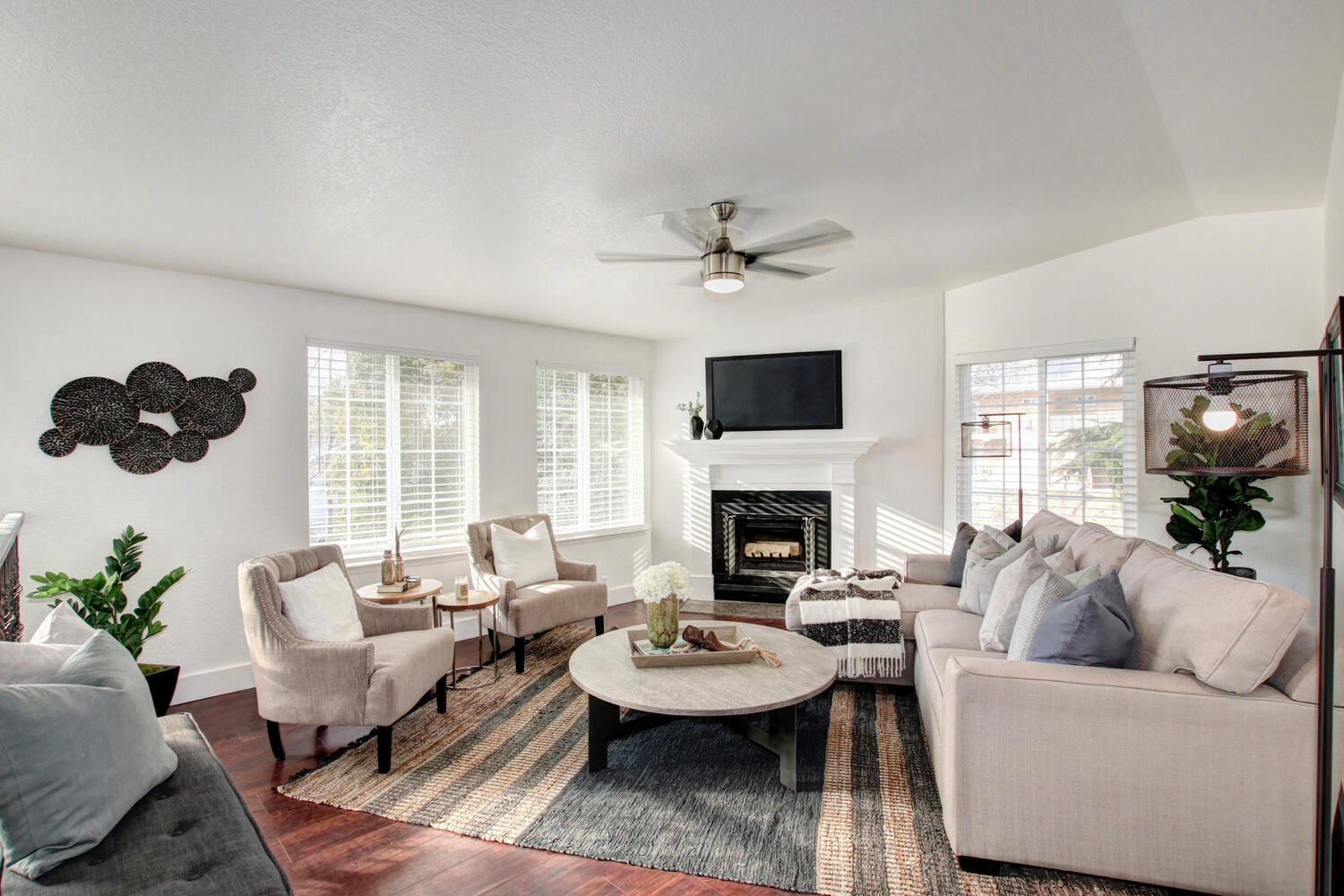 305_Castle_Ct_Roseville_CA-large-005-035-005-1500x1000-72dpi