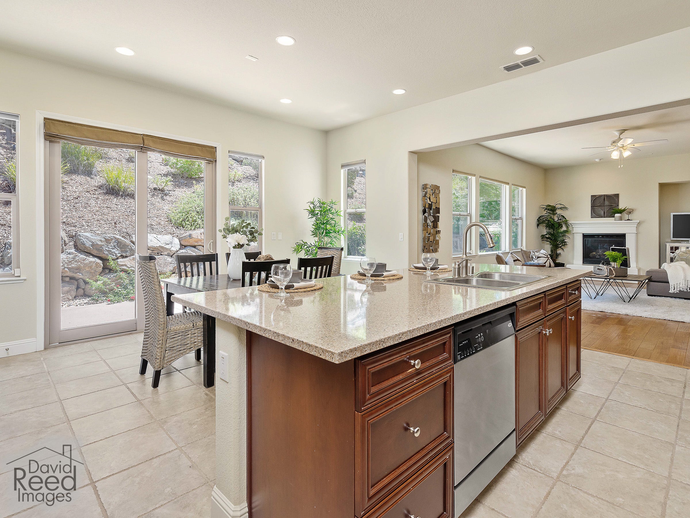 3151_OrbetelloWay_Int_Kitchen_1_01