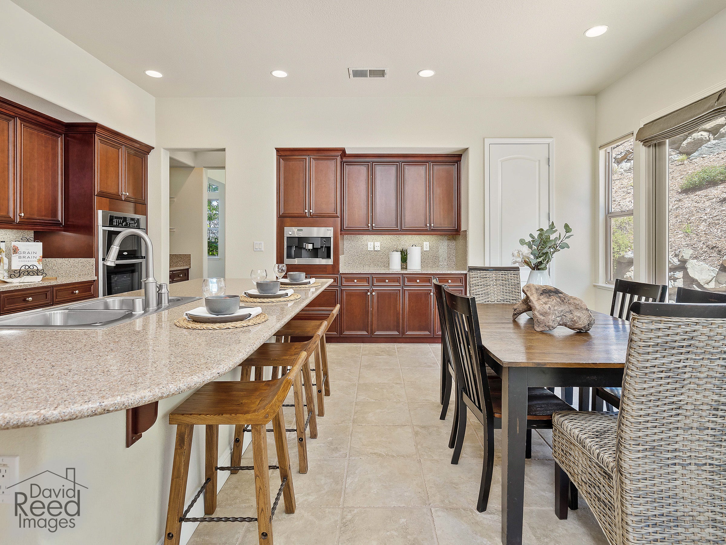 3151_OrbetelloWay_Int_Kitchen_1_06