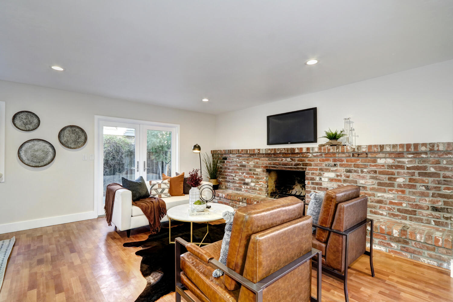 3302_Breton_Ave_Davis_CA_95616-large-010-010-010-1500x1000-72dpi
