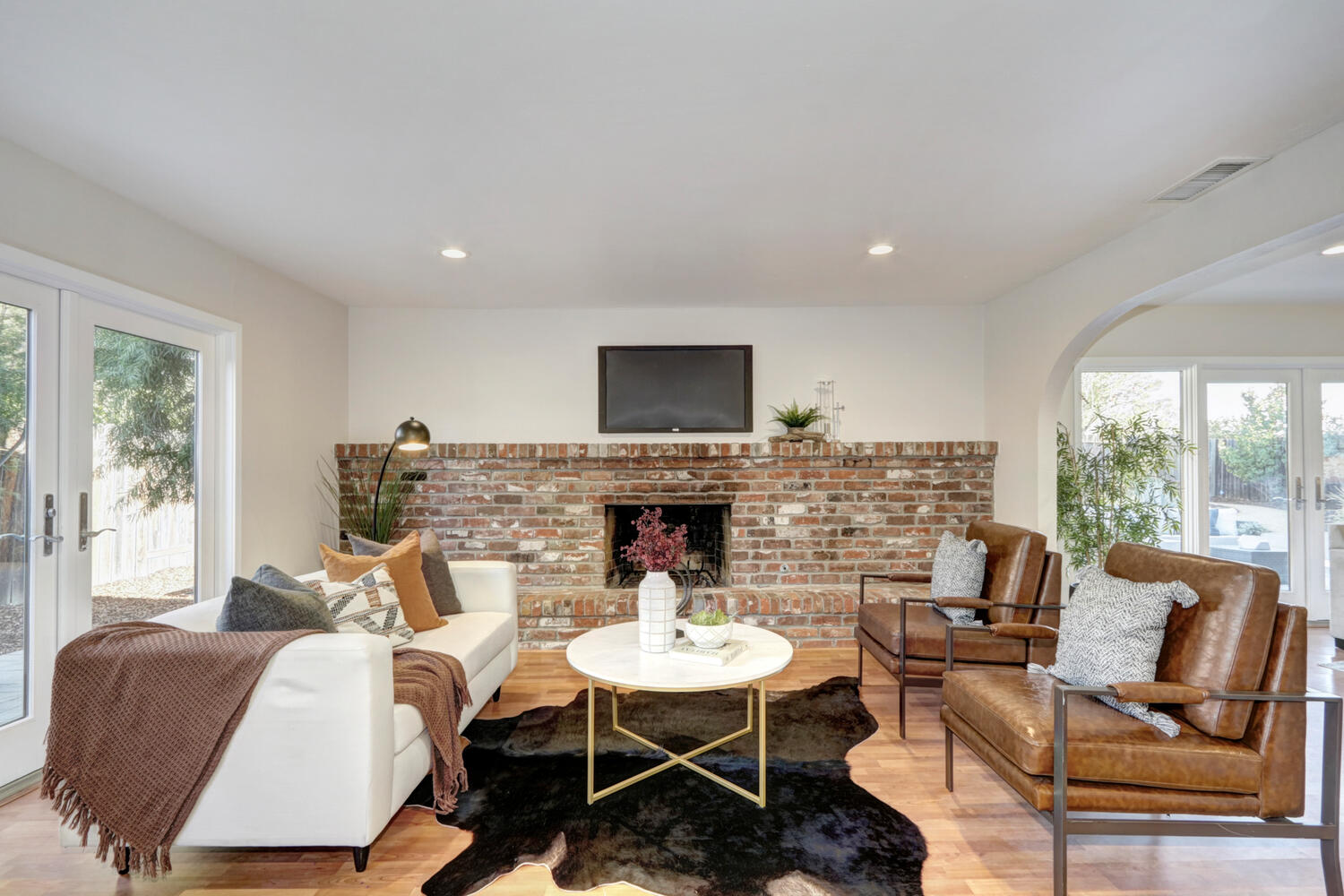 3302_Breton_Ave_Davis_CA_95616-large-011-008-011-1500x1000-72dpi