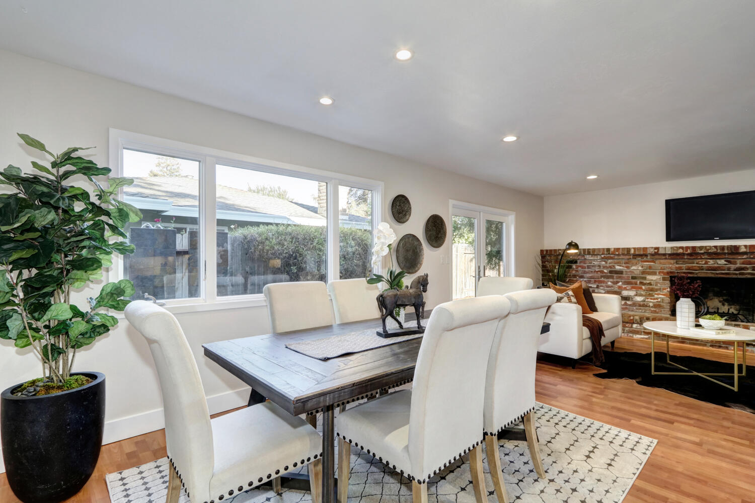 3302_Breton_Ave_Davis_CA_95616-large-017-017-017-1500x1000-72dpi