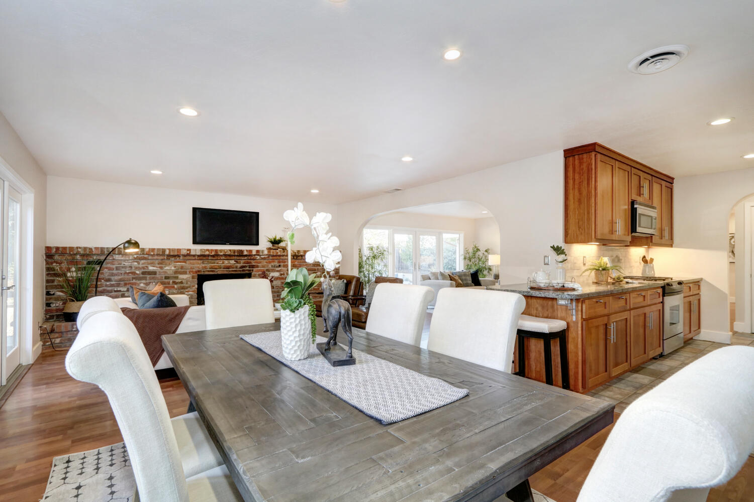 3302_Breton_Ave_Davis_CA_95616-large-018-019-018-1500x1000-72dpi