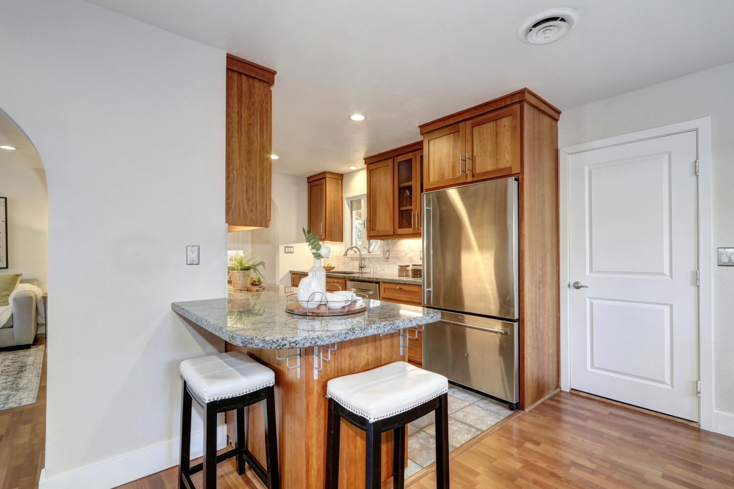 3302_Breton_Ave_Davis_CA_95616-large-020-023-020-1500x1000-72dpi