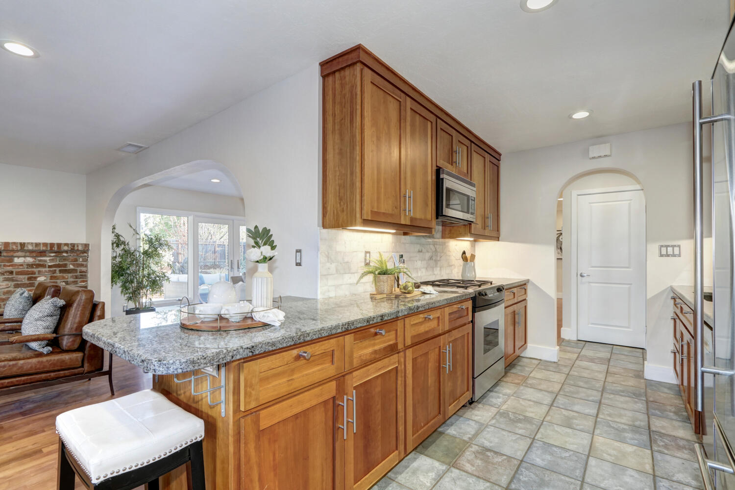 3302_Breton_Ave_Davis_CA_95616-large-022-028-022-1500x1000-72dpi