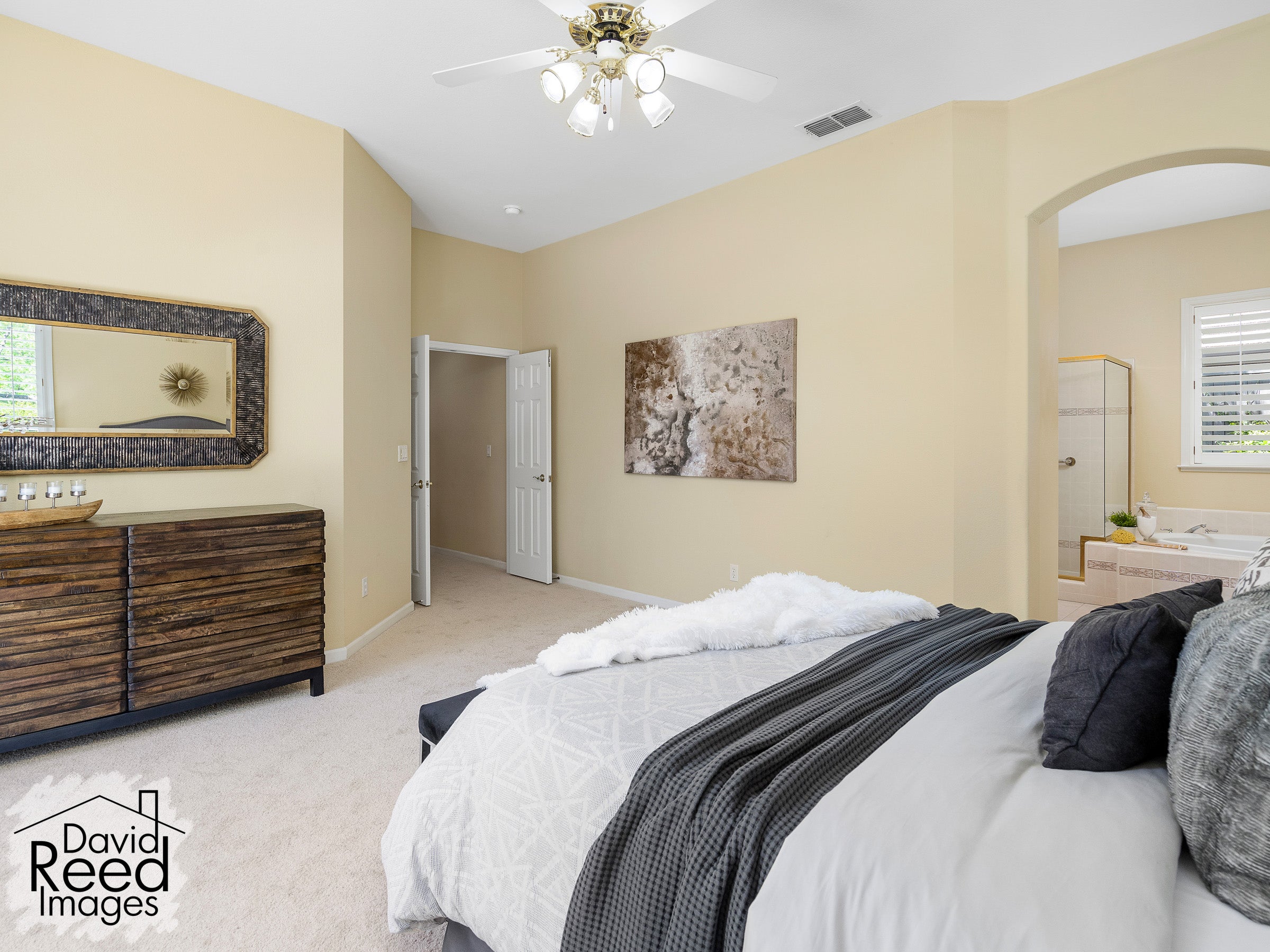 3957_IronwoodDrive_Int_Bedroom1_1_03