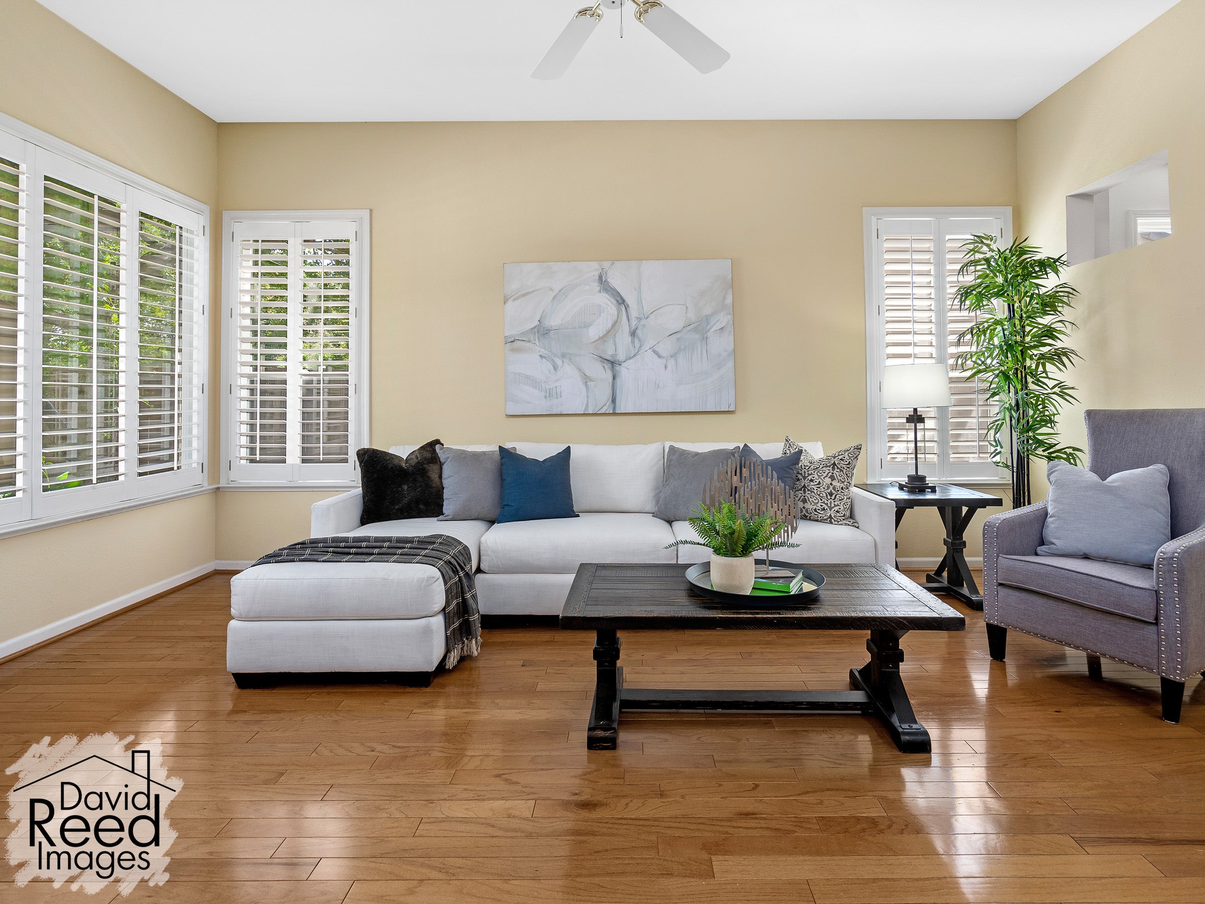 3957_IronwoodDrive_Int_FamilyRoom_1_02