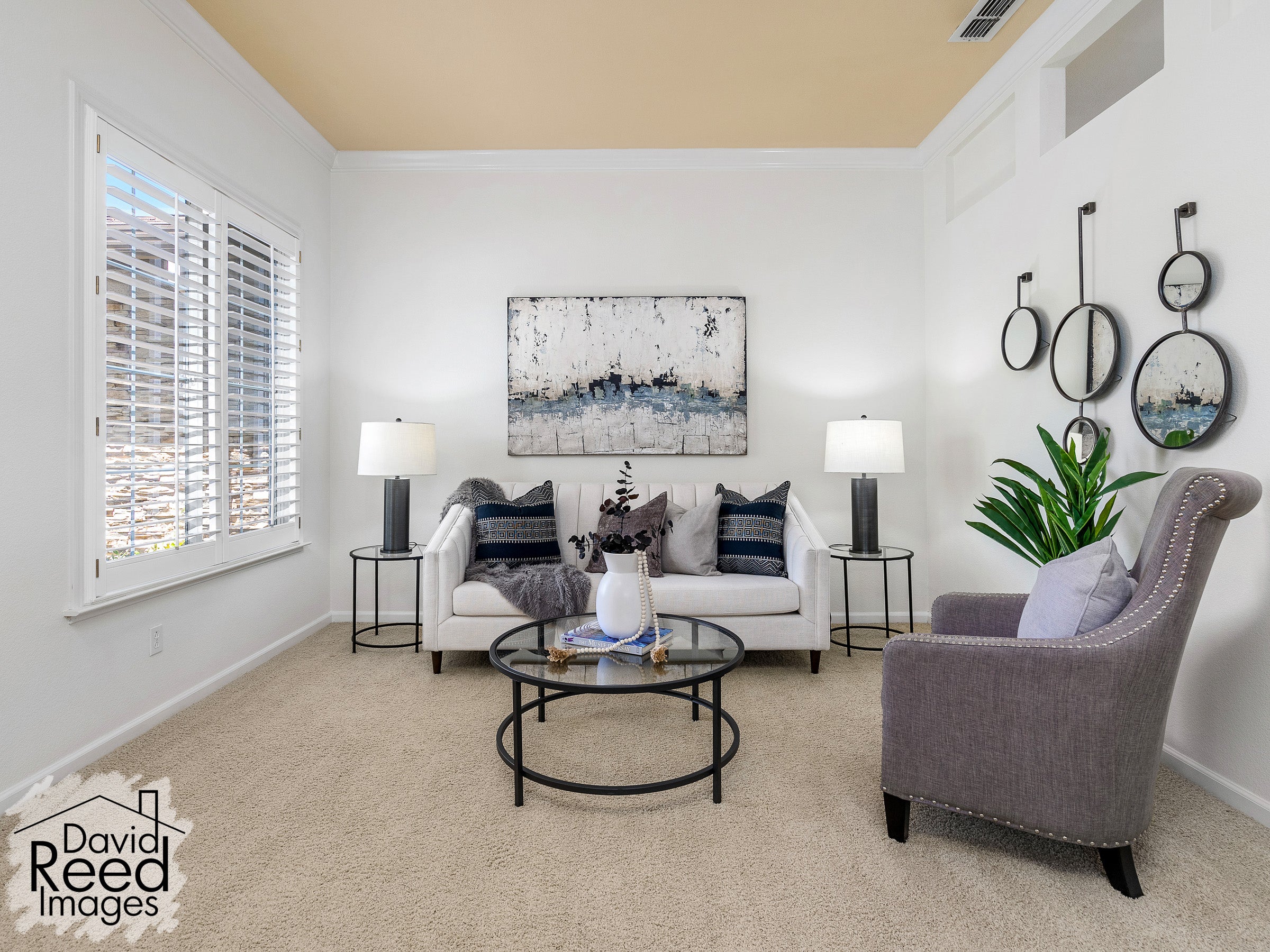 3957_IronwoodDrive_Int_LivingRoom_1_01