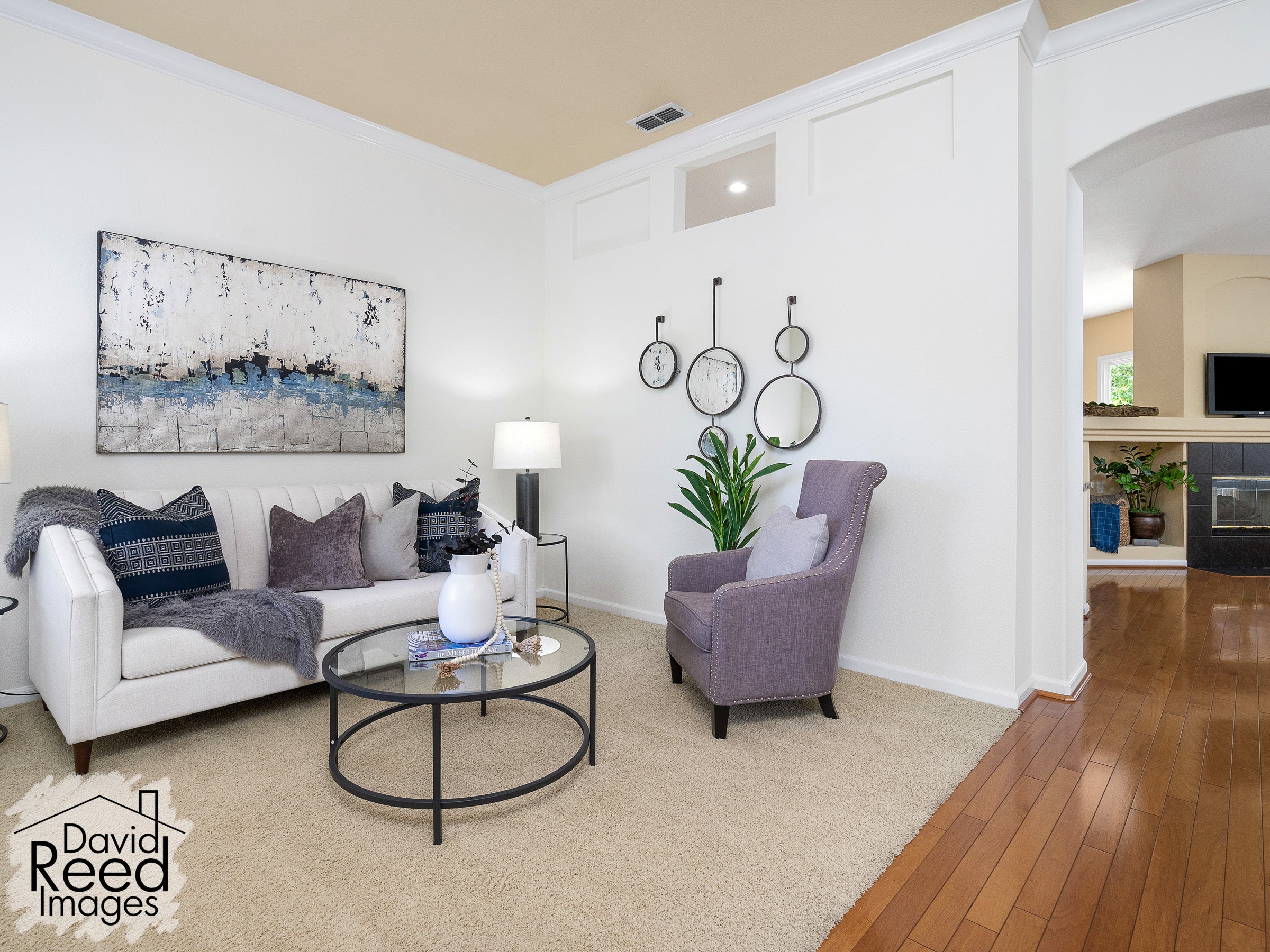 3957_IronwoodDrive_Int_LivingRoom_1_02