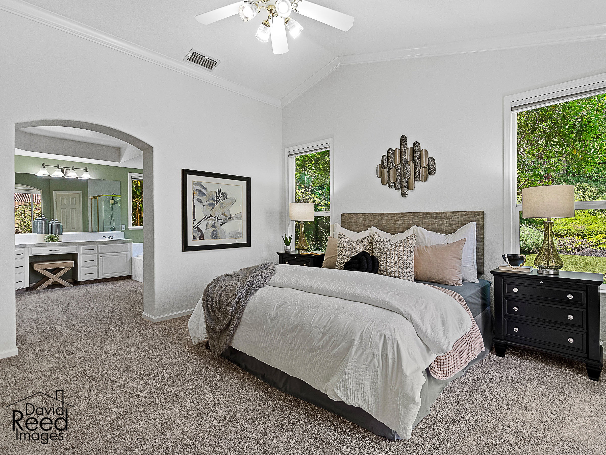 4000_MeadowWoodDrive_Int_Bedroom1_1_04