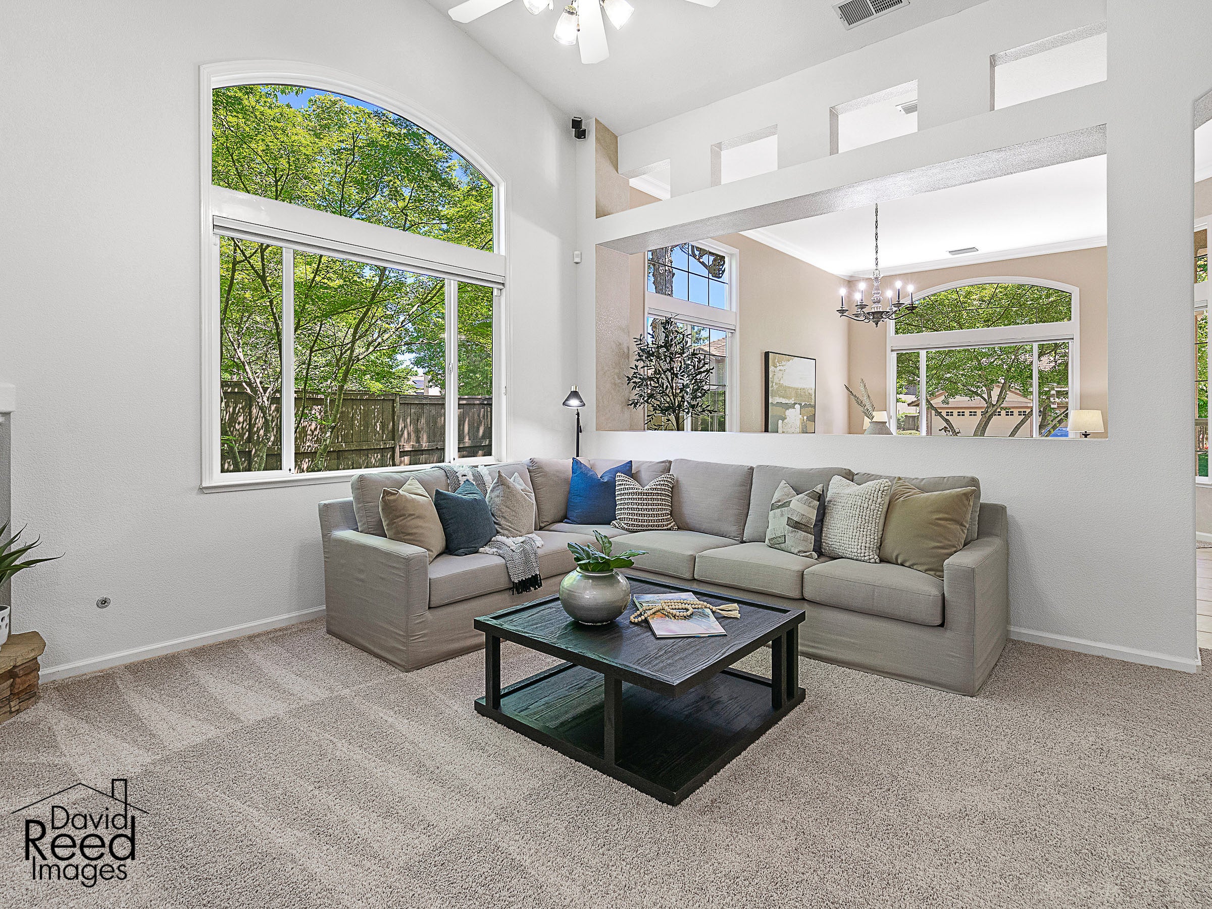 4000_MeadowWoodDrive_Int_FamilyRoom_1_03