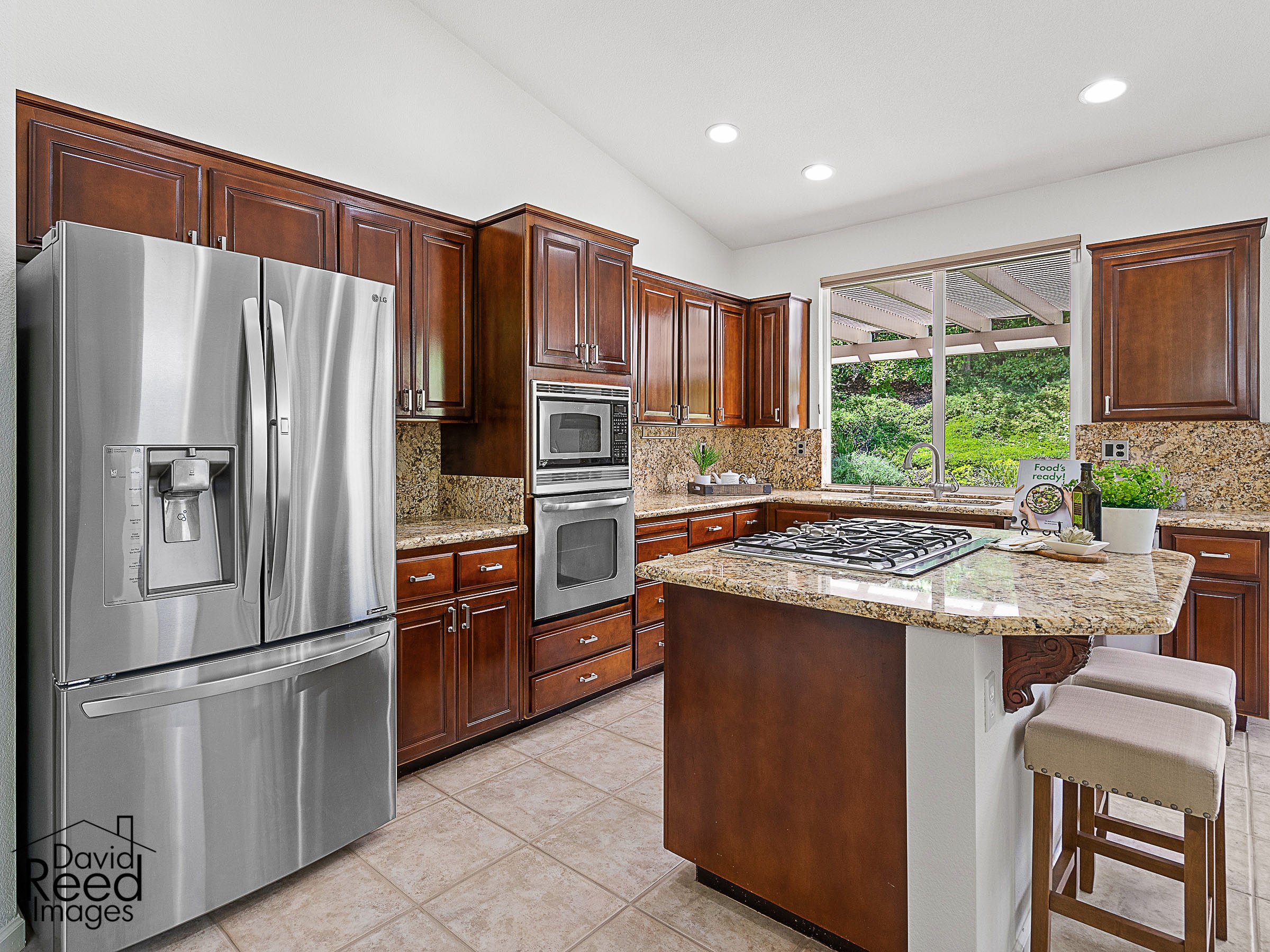 4000_MeadowWoodDrive_Int_Kitchen_1_01