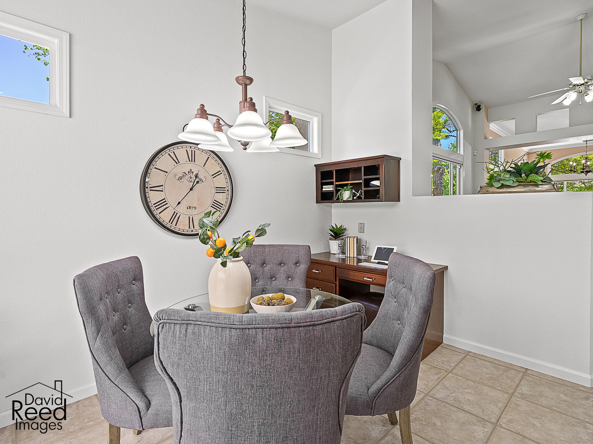 4000_MeadowWoodDrive_Int_Kitchen_1_05