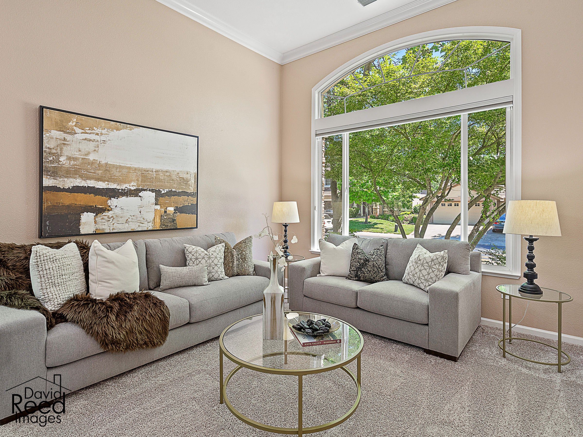 4000_MeadowWoodDrive_Int_LivingRoom_1_03