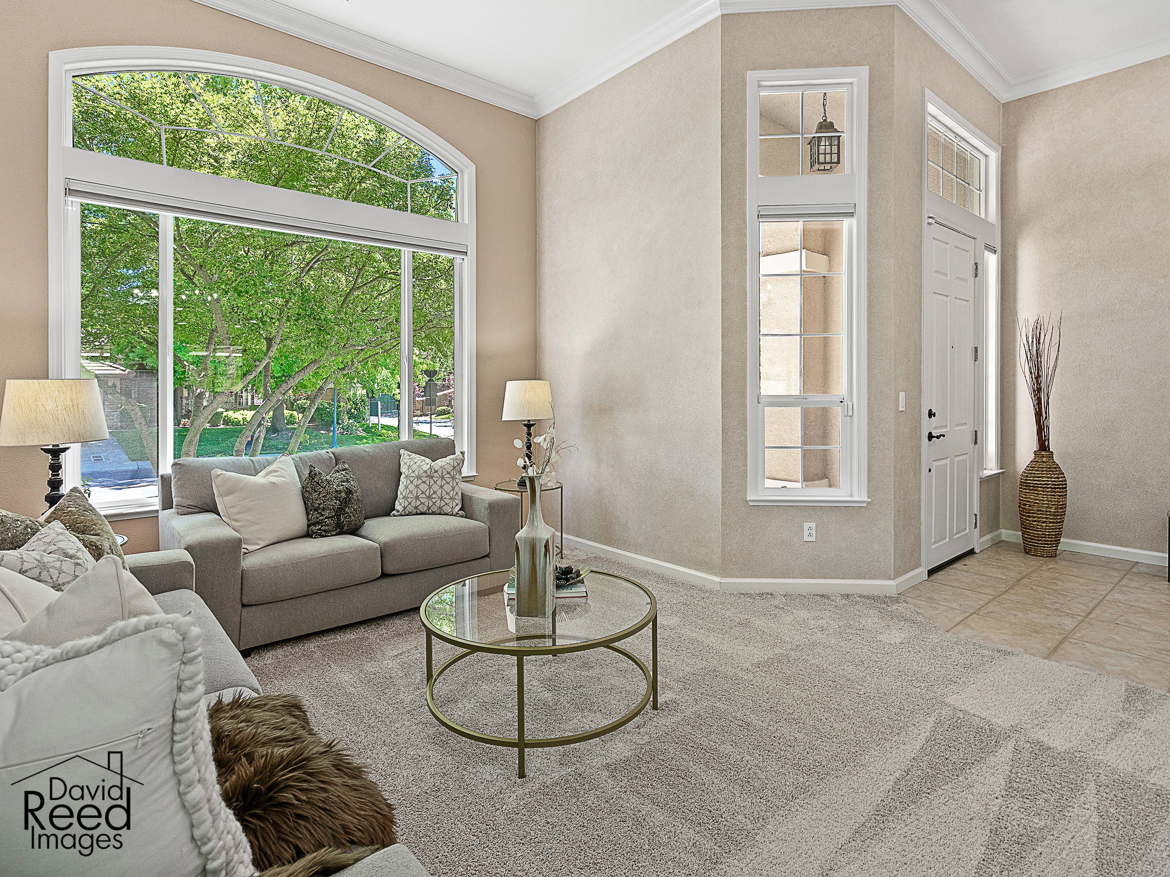 4000_MeadowWoodDrive_Int_LivingRoom_1_04