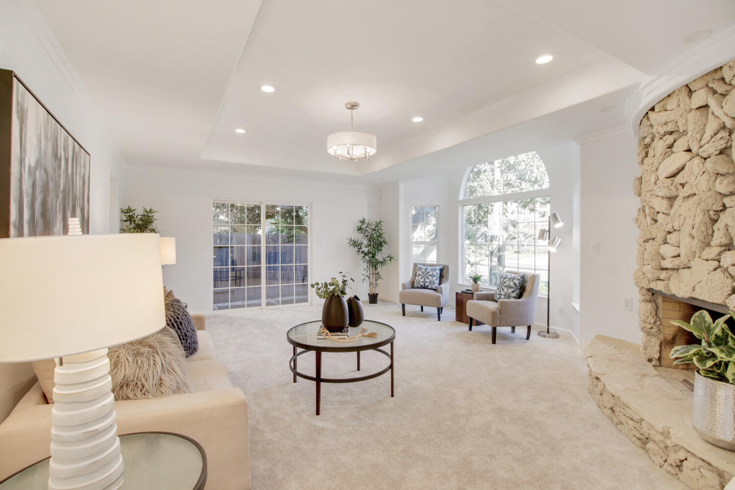 4033_Crondall_Dr_Sacramento_CA-large-010-008-010-1500x1000-72dpi