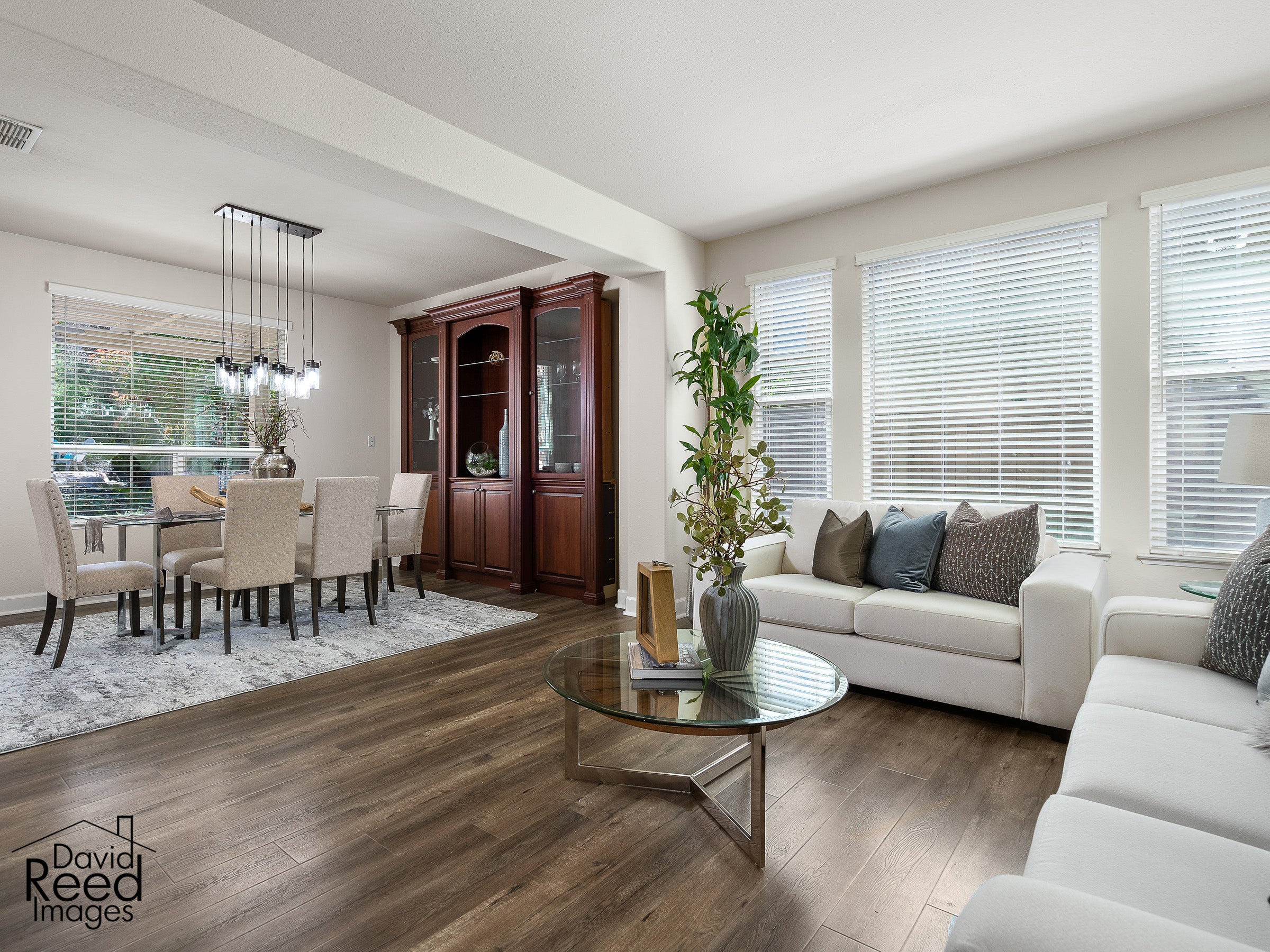 4093_BothwellCircle_Int_LivingRoom_1_01