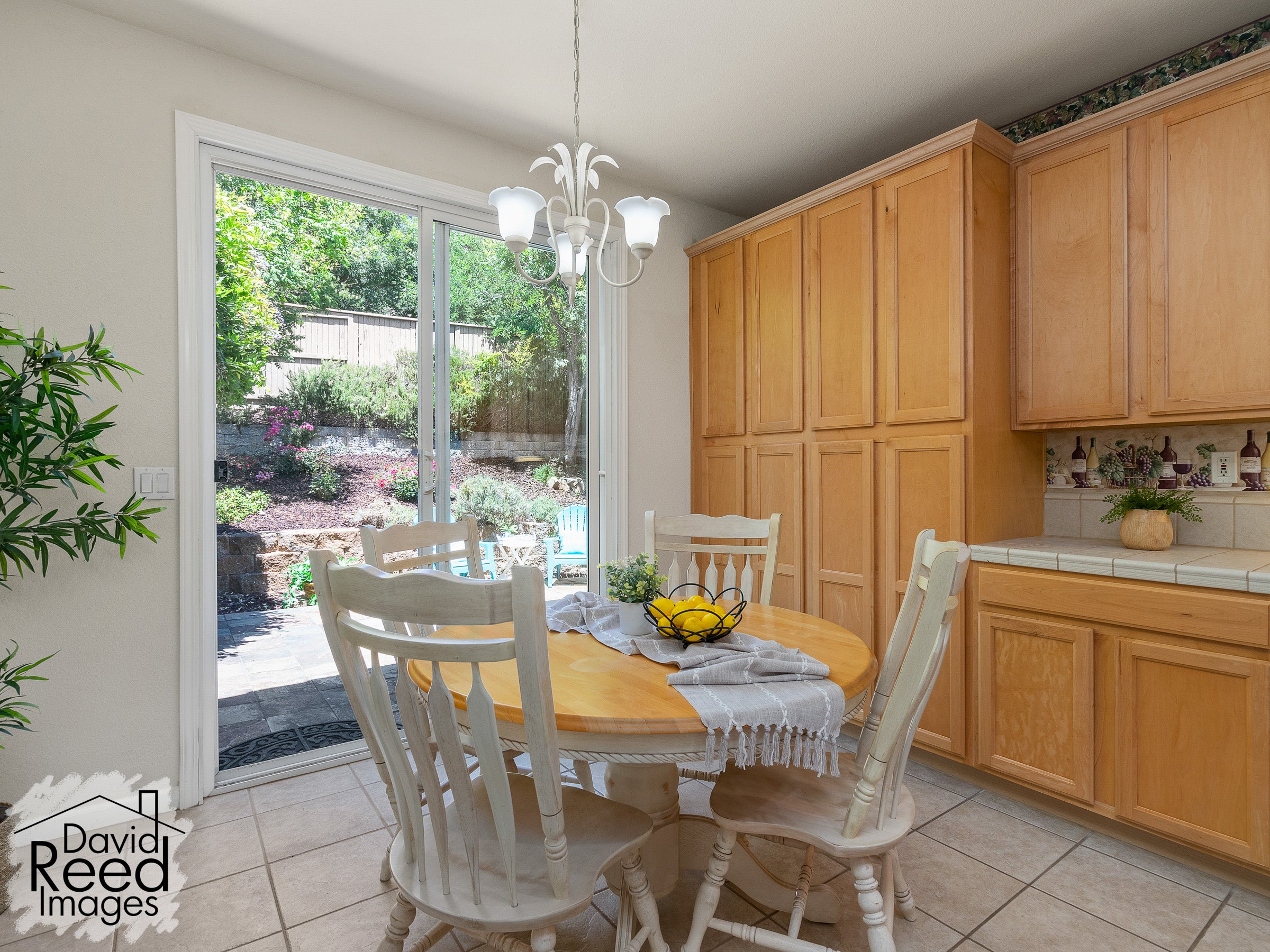 4142_TorrazzoWay_Int_Kitchen_1_04