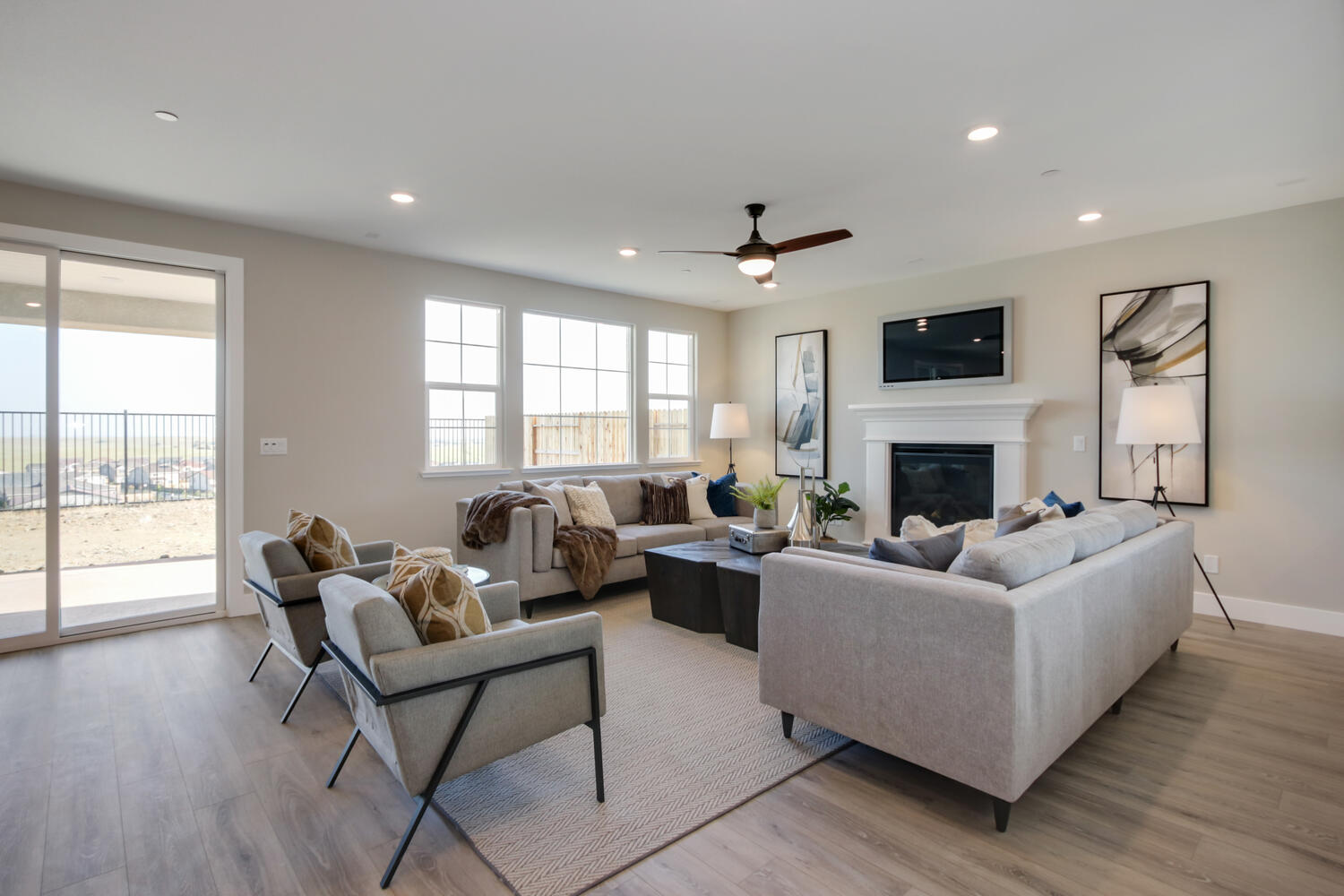 4835_White_Pine_Dr_Folsom_CA-large-012-009-012-1500x1000-72dpi