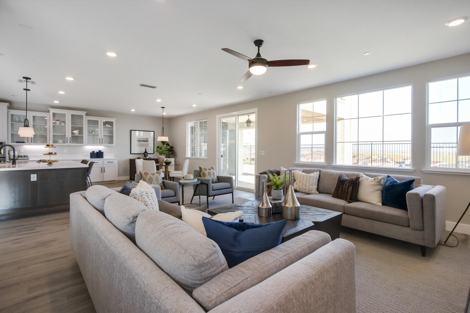 4835_White_Pine_Dr_Folsom_CA-large-013-013-013-1500x1000-72dpi